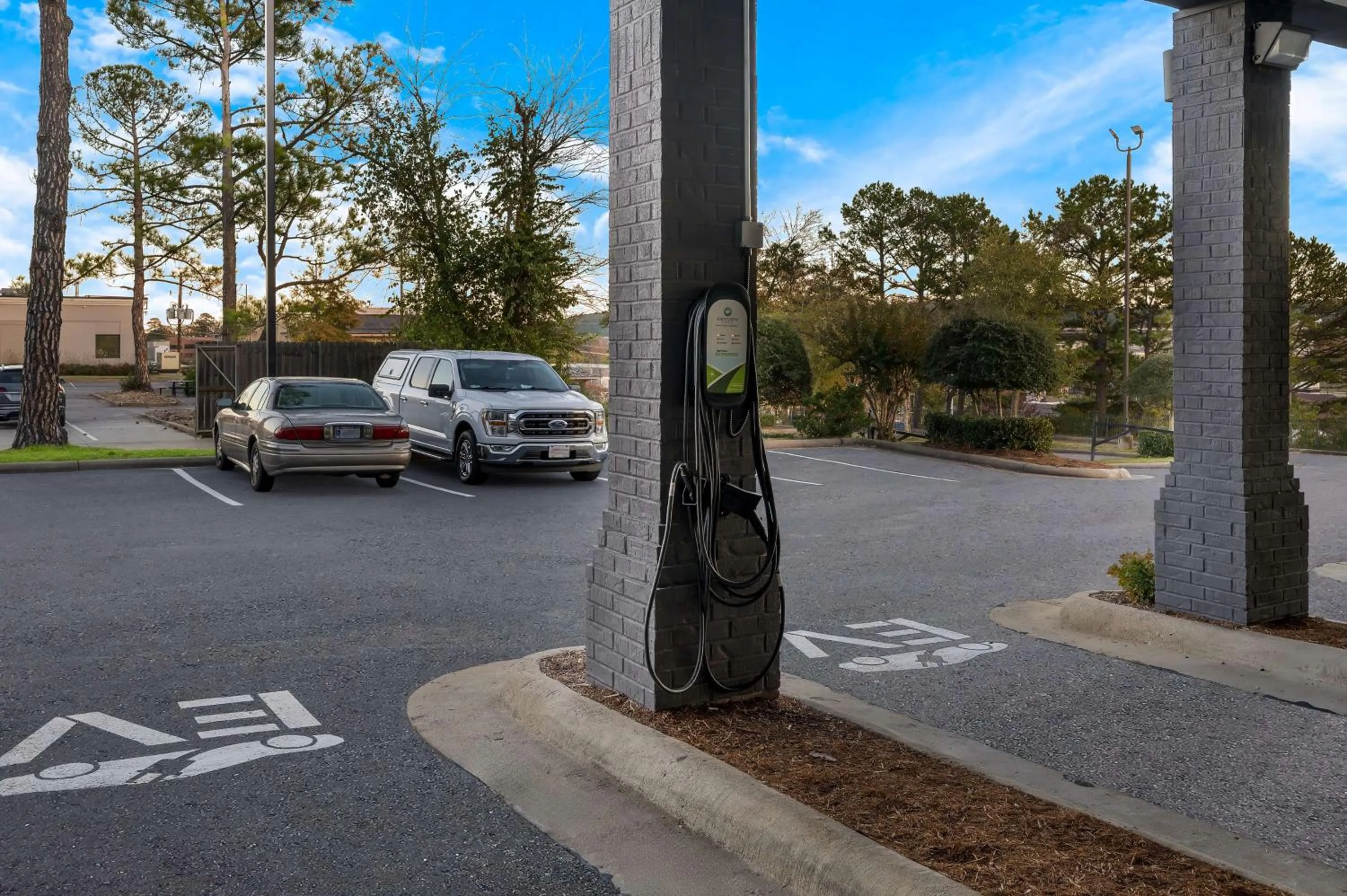 Property building in Best Western Shackleford