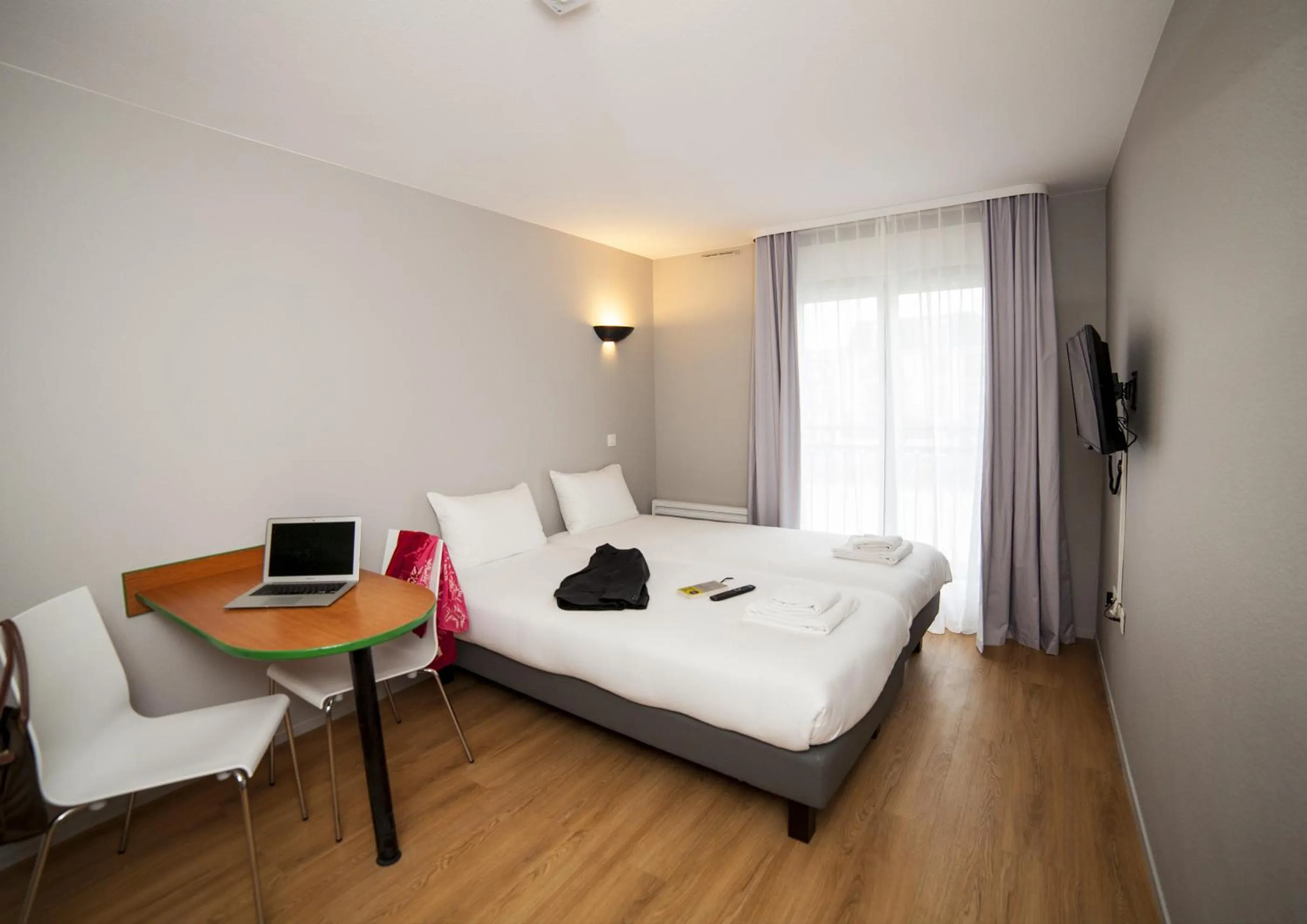 Bedroom, Bed in Aparthotel Adagio Access Paris Maisons-Alfort