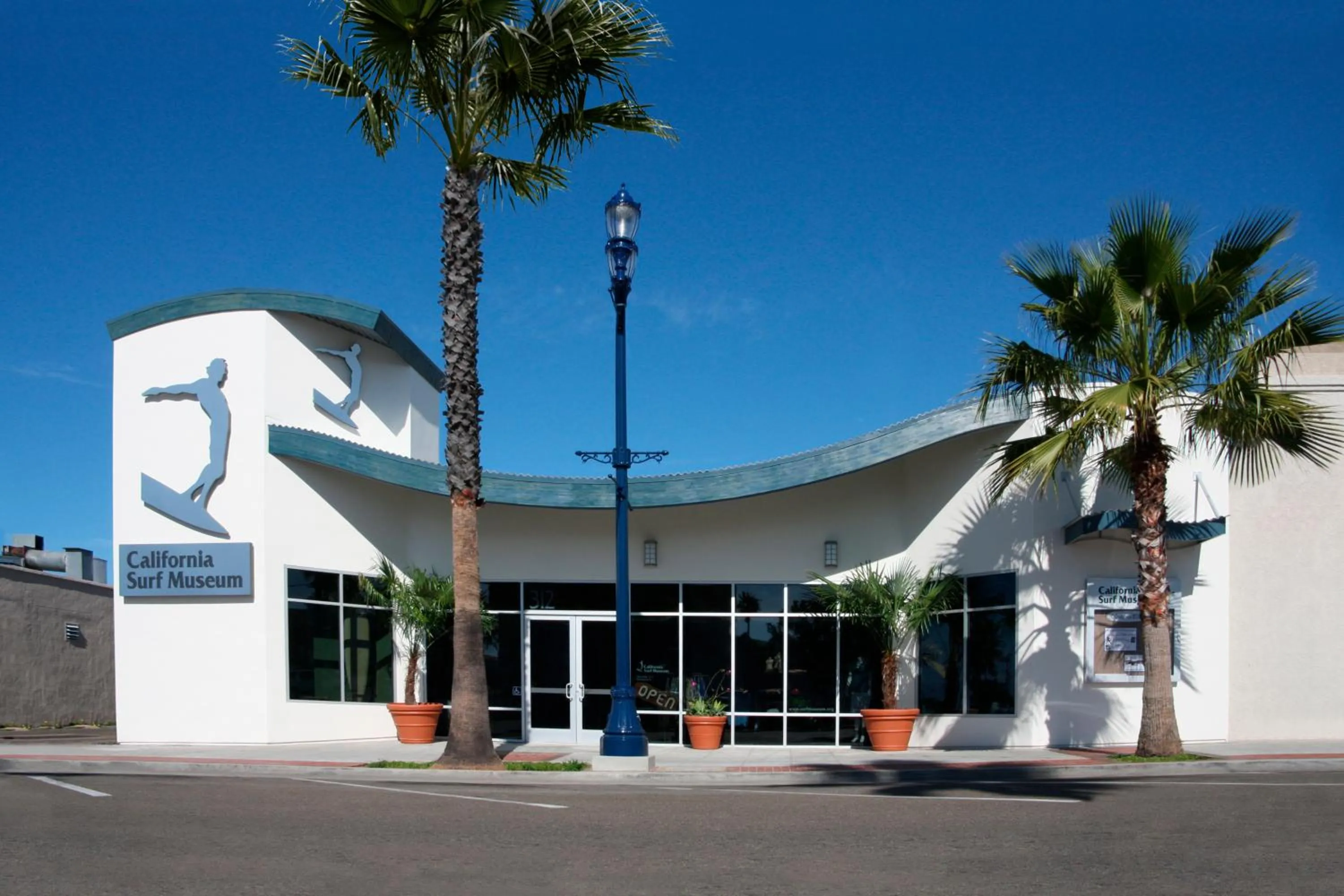 Facade/entrance in Motel 6-Oceanside, CA, Marina