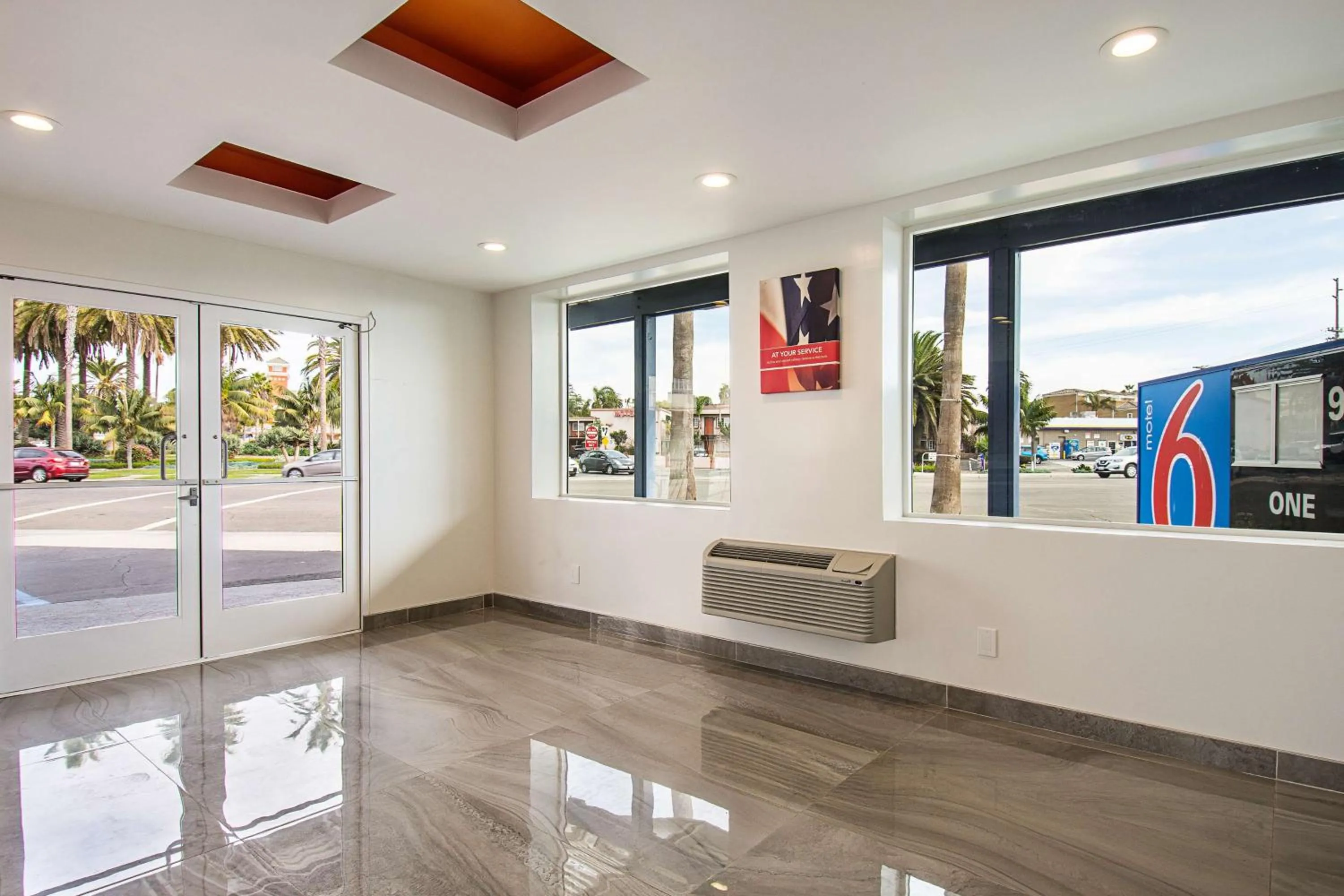 Facade/entrance in Motel 6-Oceanside, CA, Marina