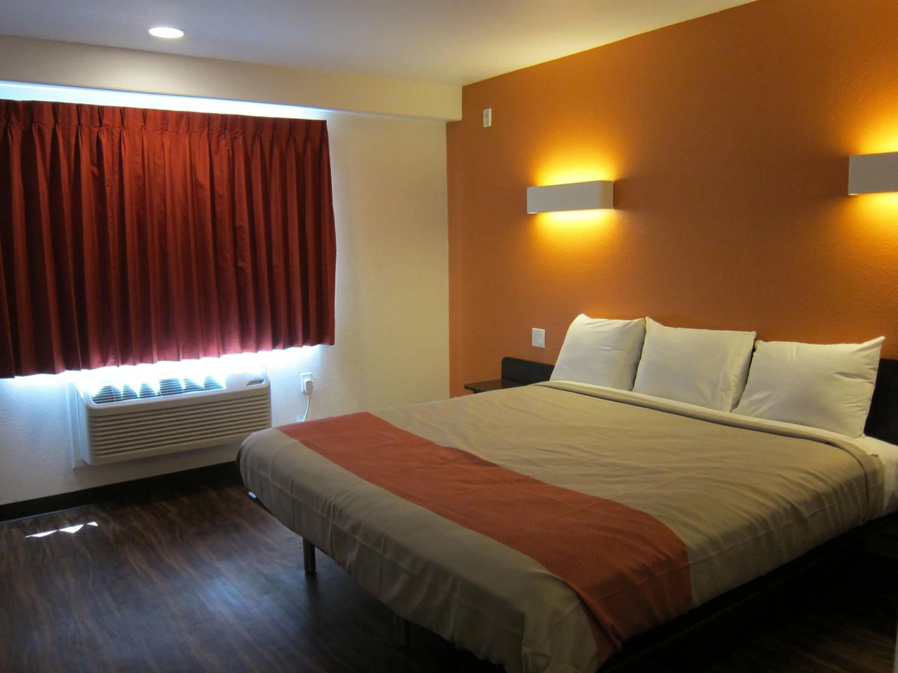 Bed in Motel 6-Oceanside, CA, Marina