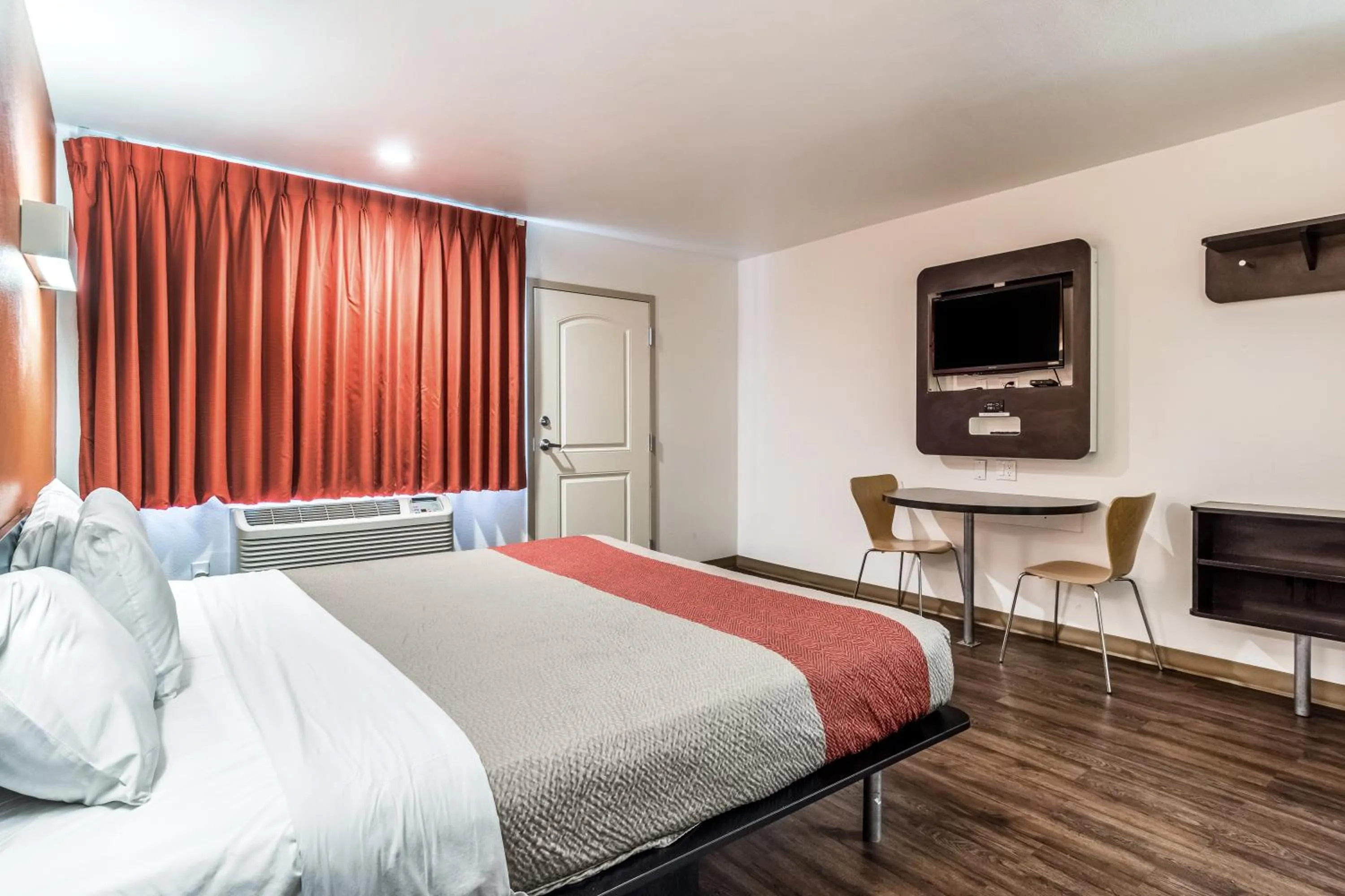 Bed in Motel 6-Oceanside, CA, Marina