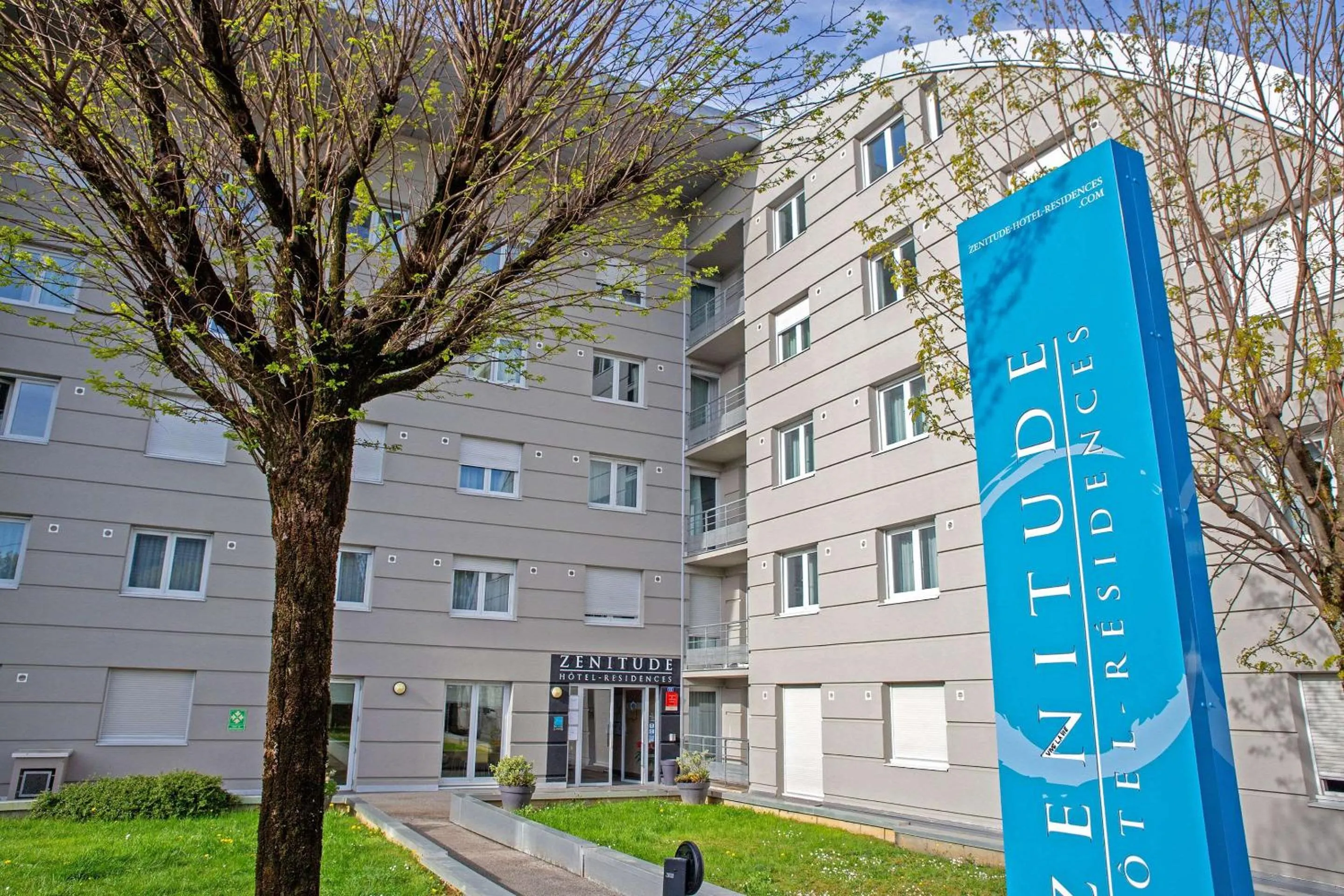 Property building in Comfort Aparthotel Besancon La City