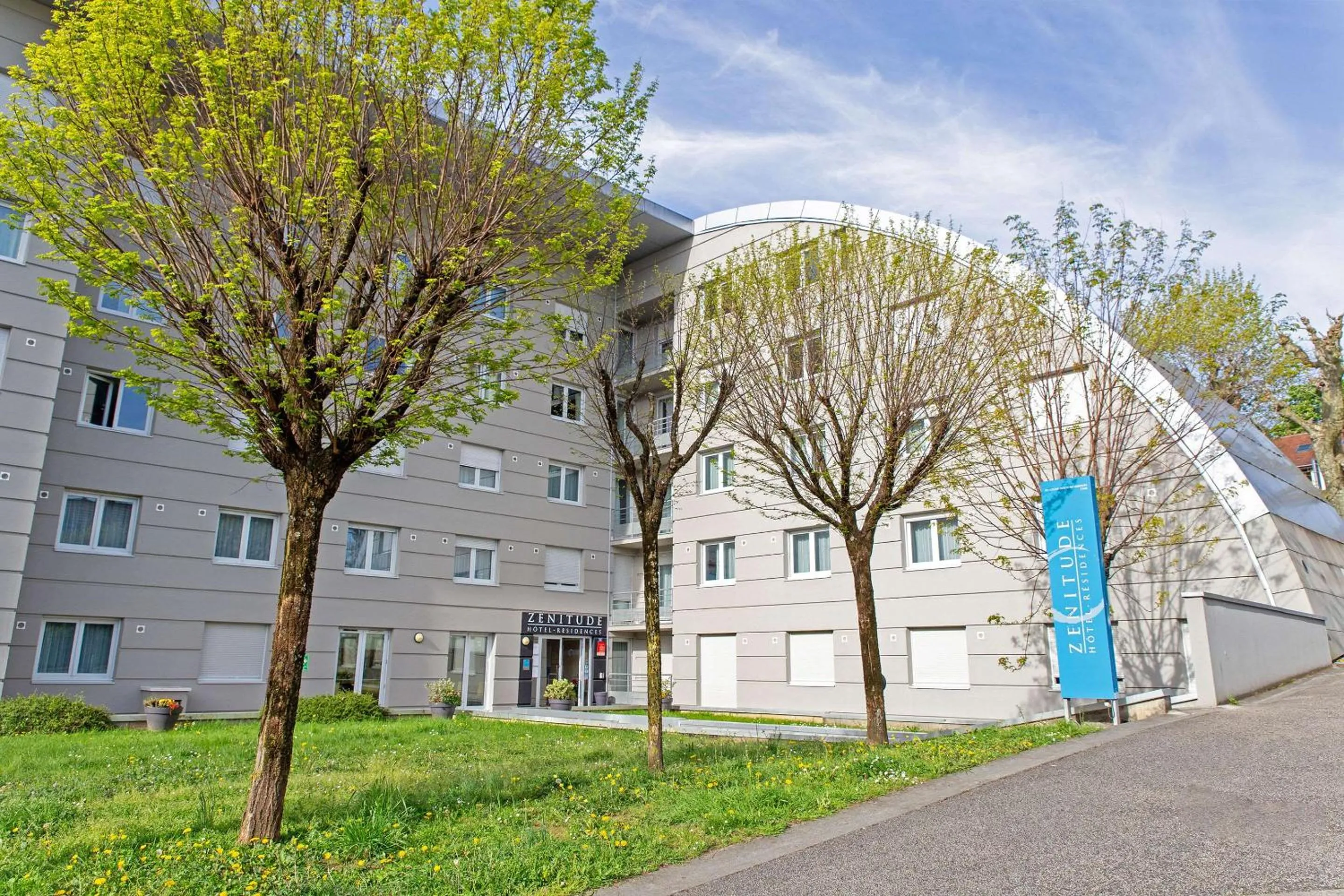 Property building in Comfort Aparthotel Besancon La City