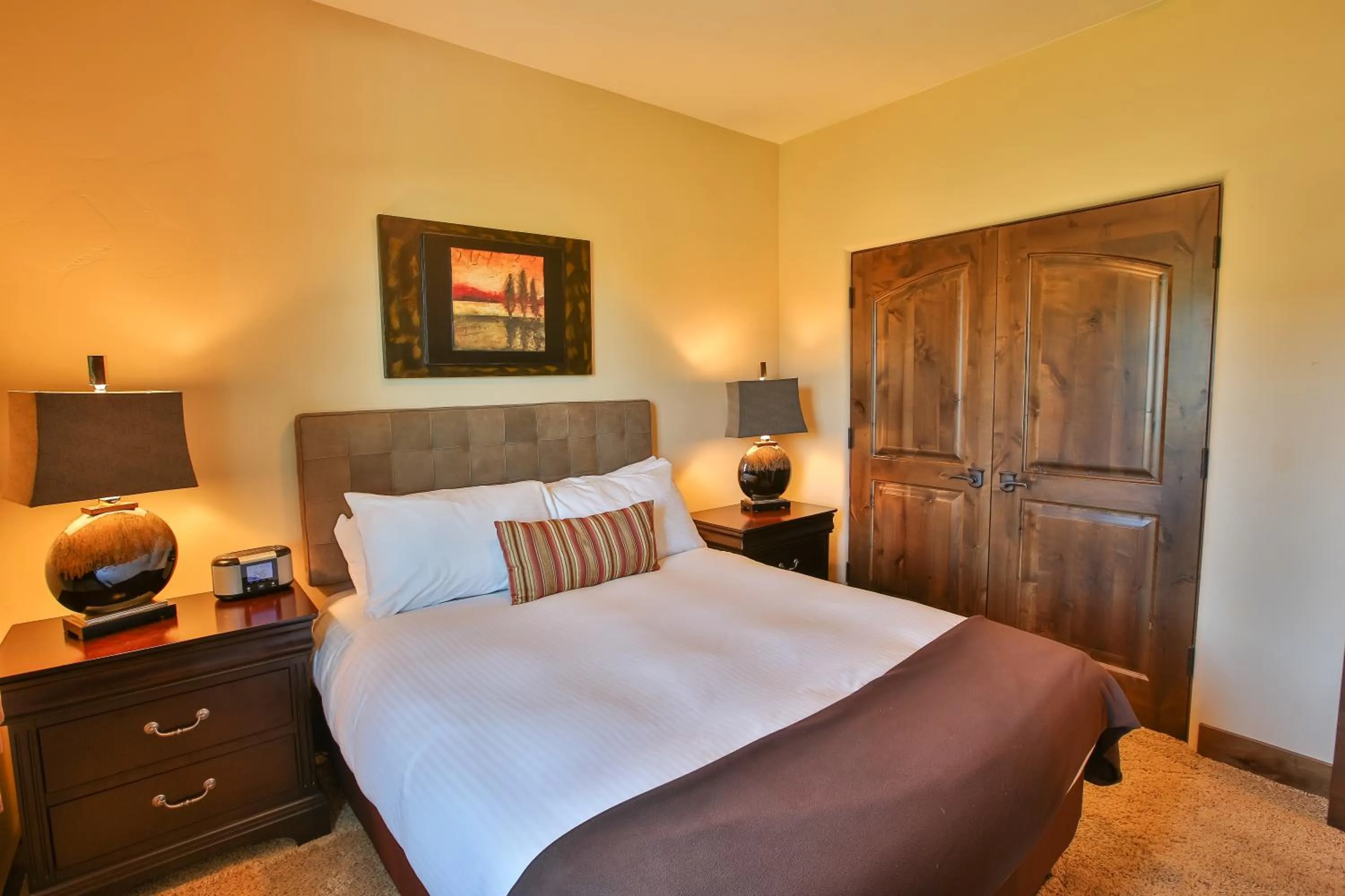 Photo of the whole room in Columbia Cliff Villas