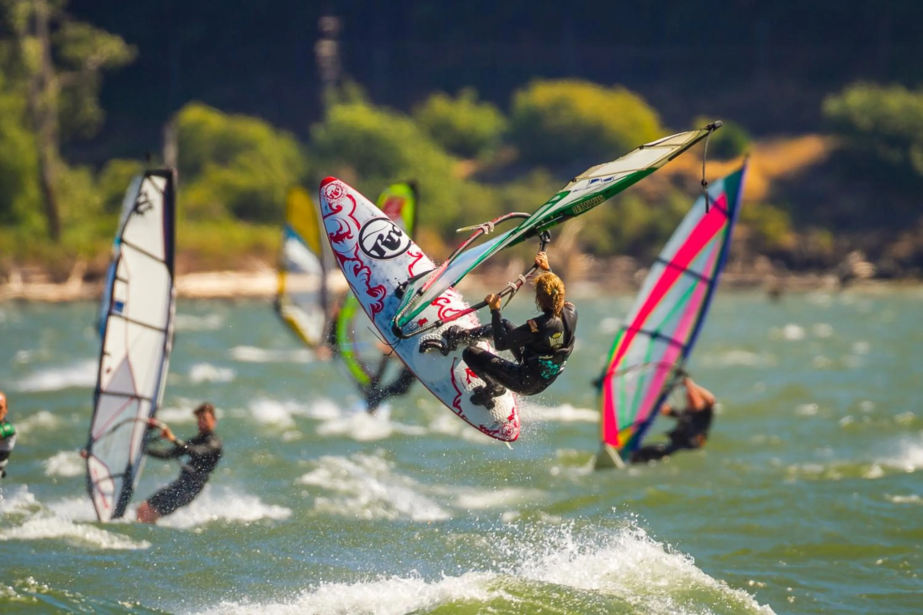 Windsurfing in Columbia Cliff Villas