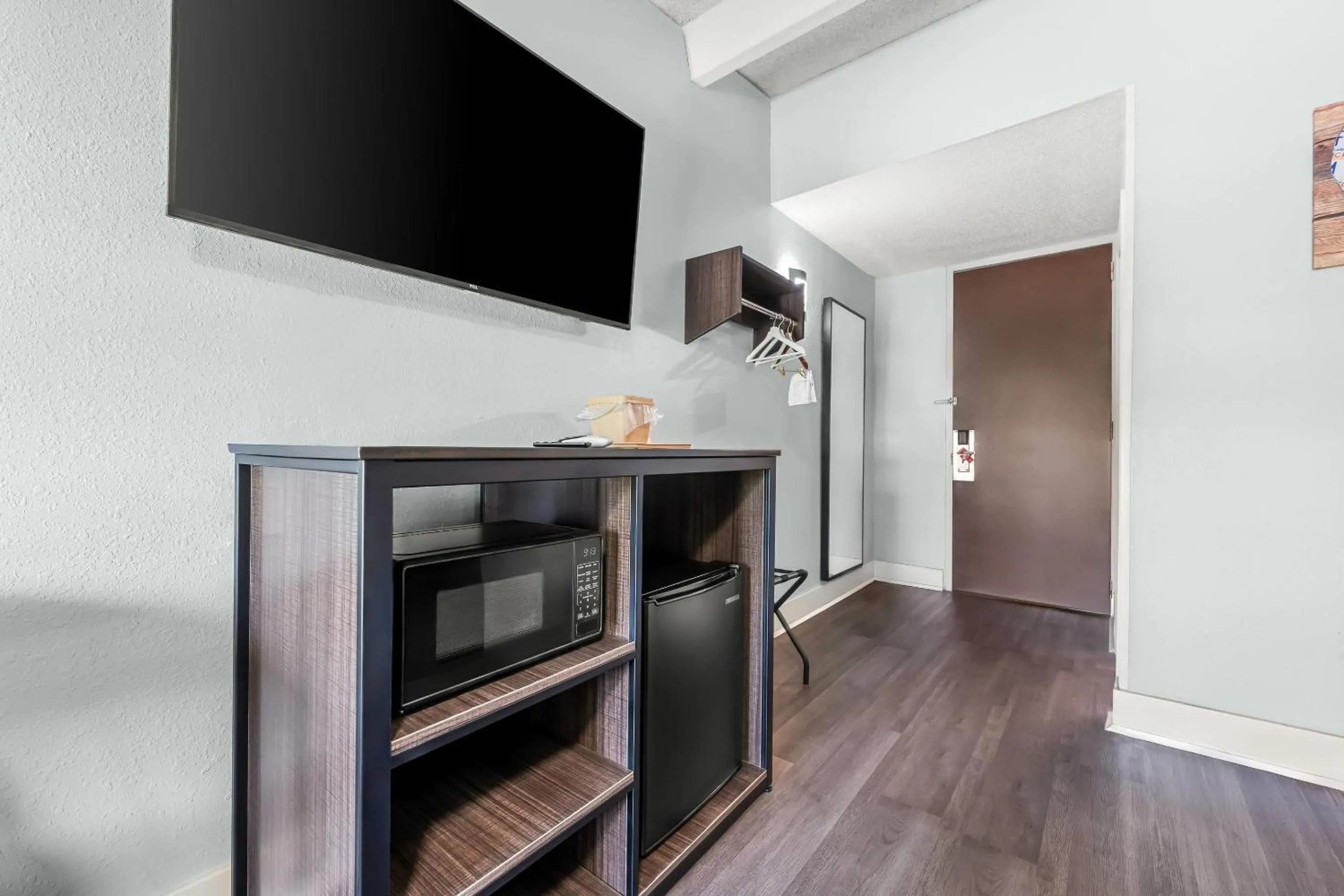 Bedroom in Econo Lodge Montgomery South I-65