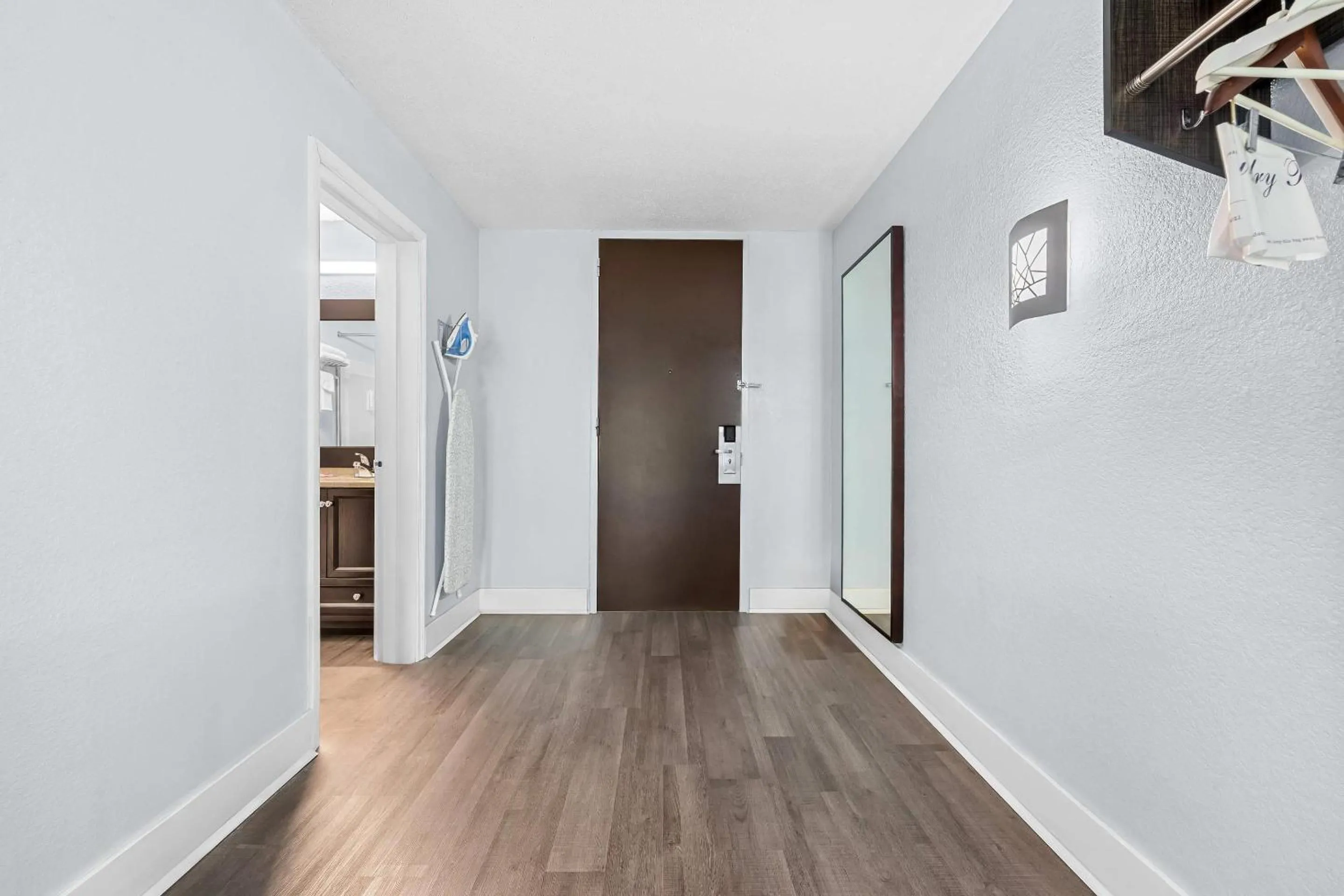 Bedroom in Econo Lodge Montgomery South I-65