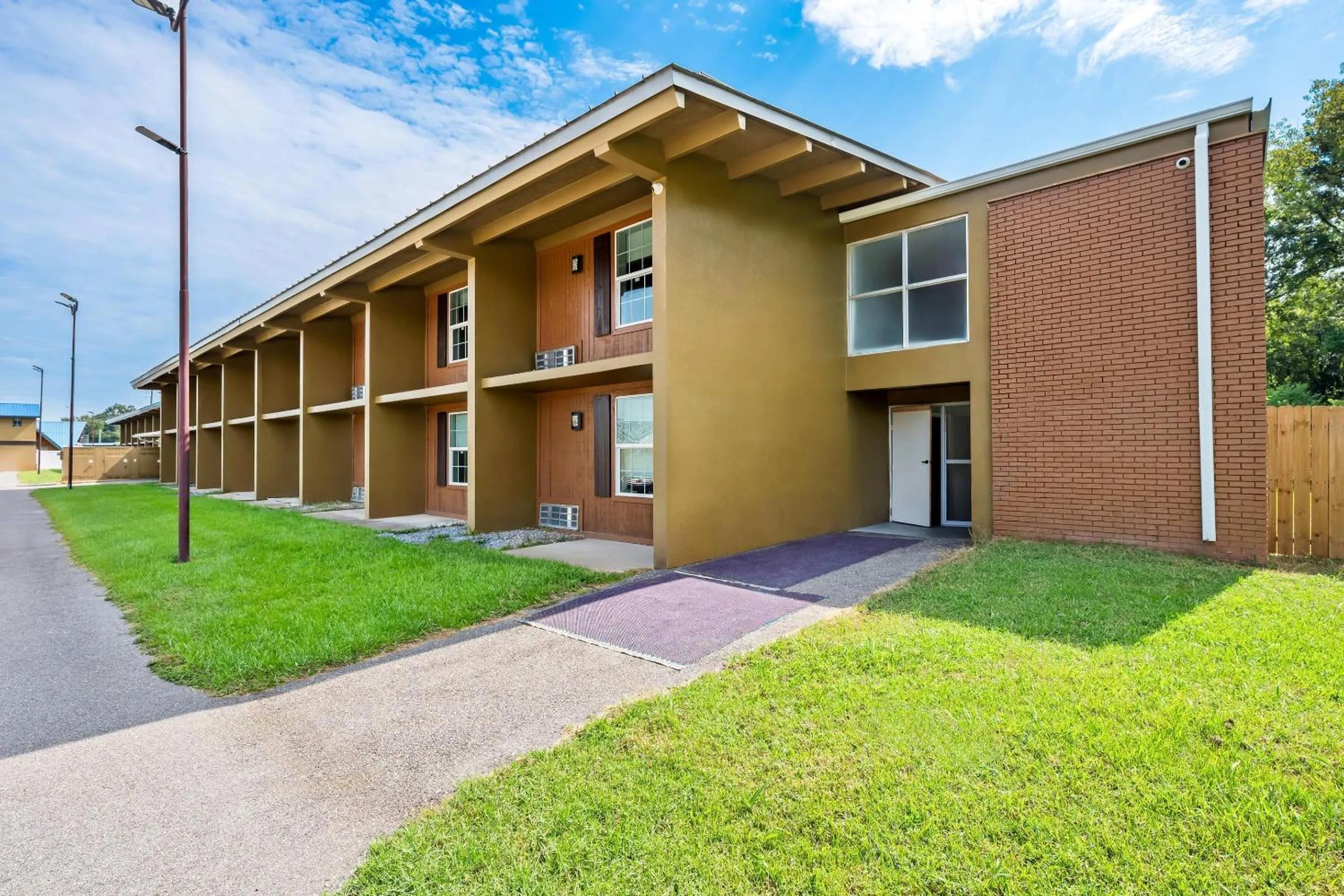 Property building in Econo Lodge Montgomery South I-65