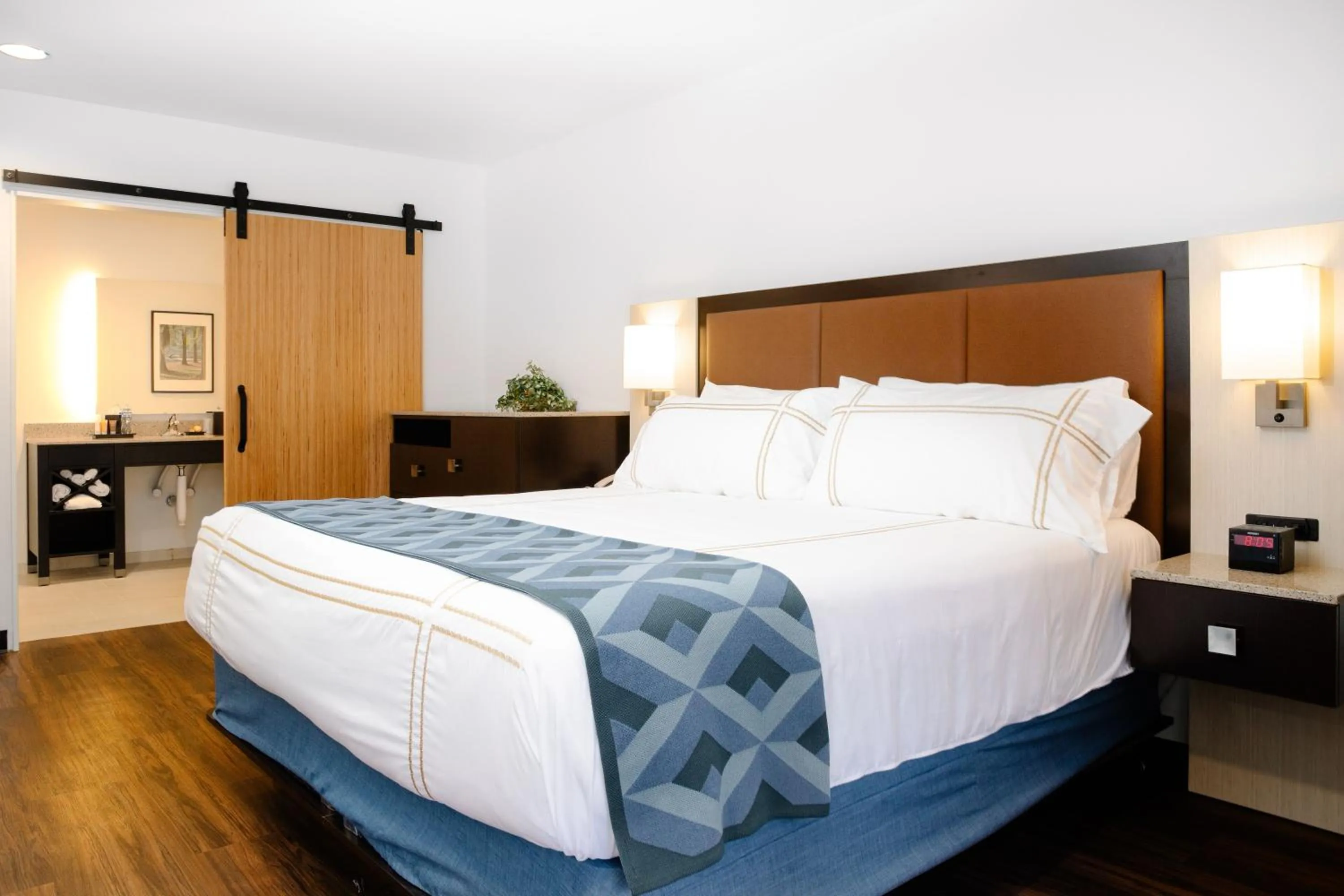 Bed in Little Ocmulgee State Park and Lodge