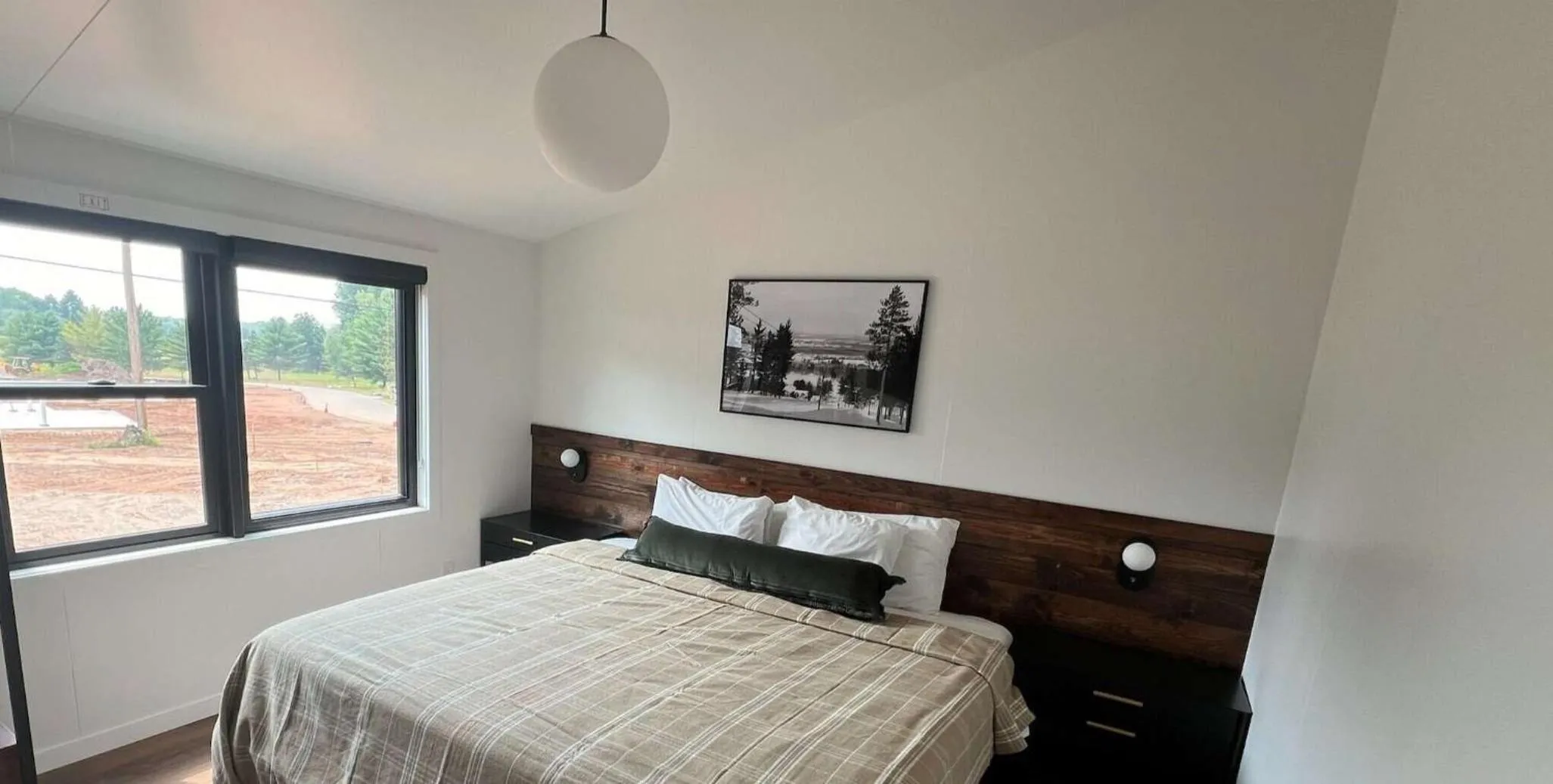 Photo of the whole room, Bed in Pine Mountain Resort