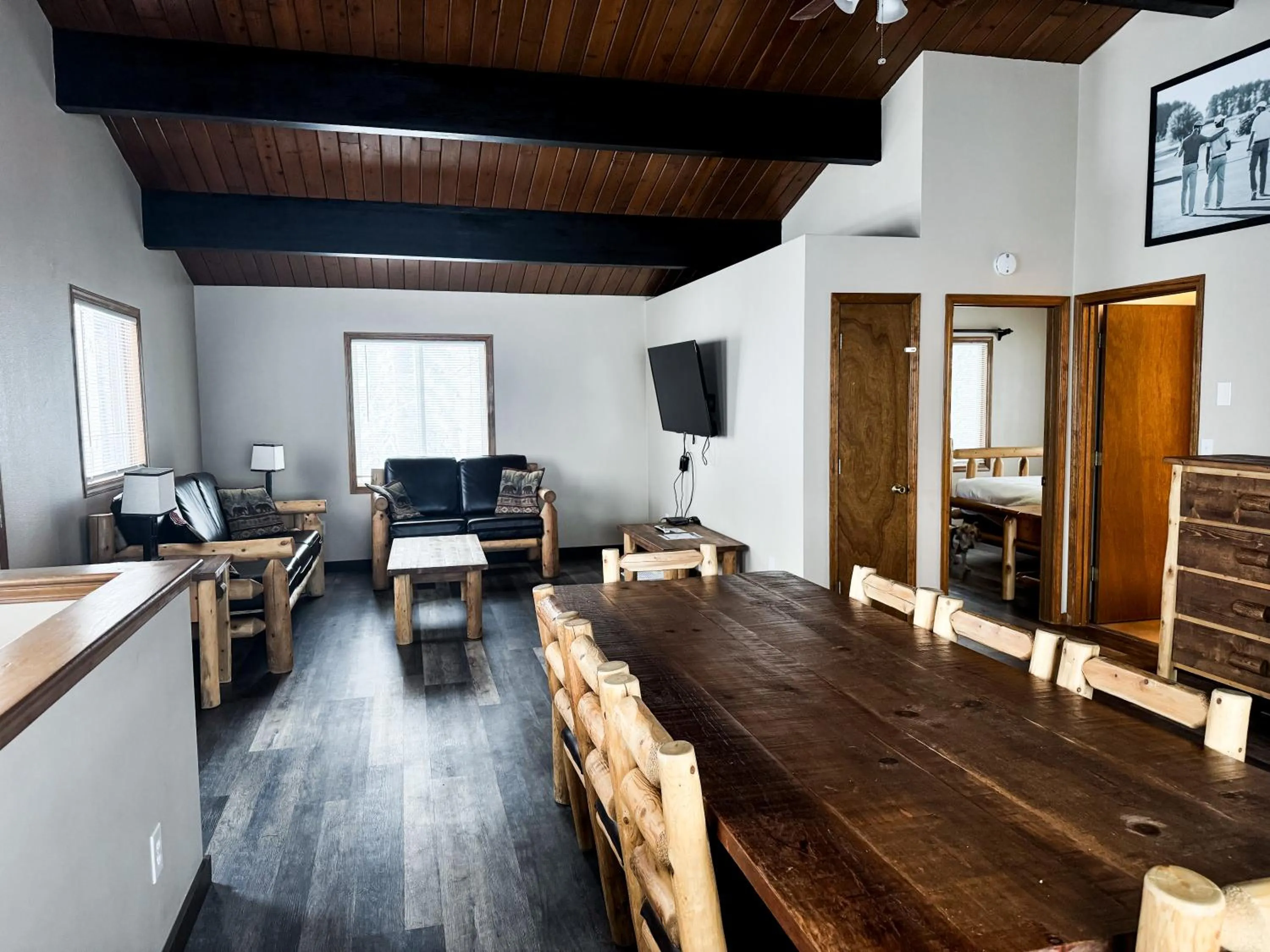 Dining area in Pine Mountain Resort