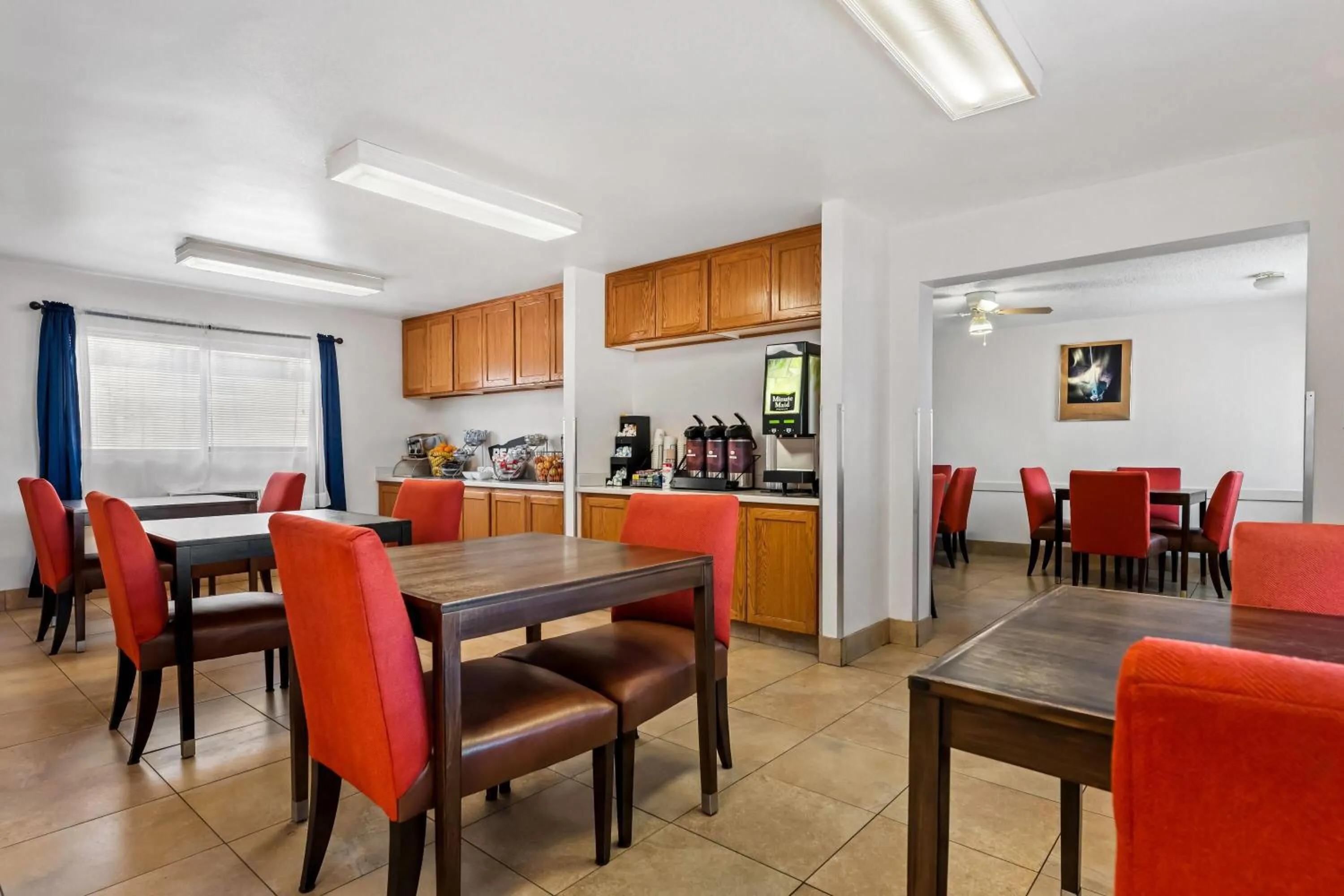 Restaurant/places to eat in Travelodge by Wyndham Page, View of Lake Powell