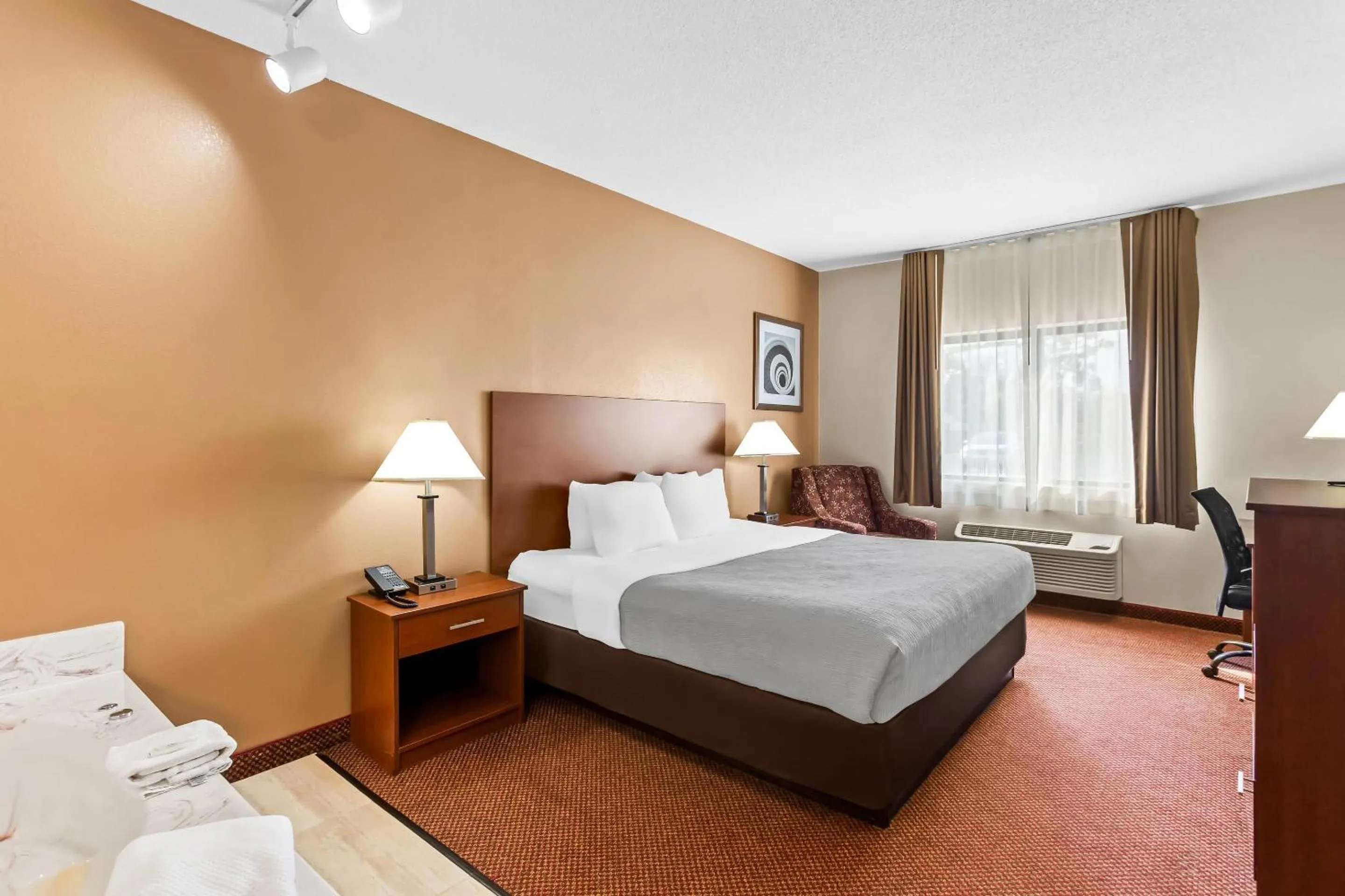 Bedroom, Bed in Comfort Inn & Suites Schulenburg