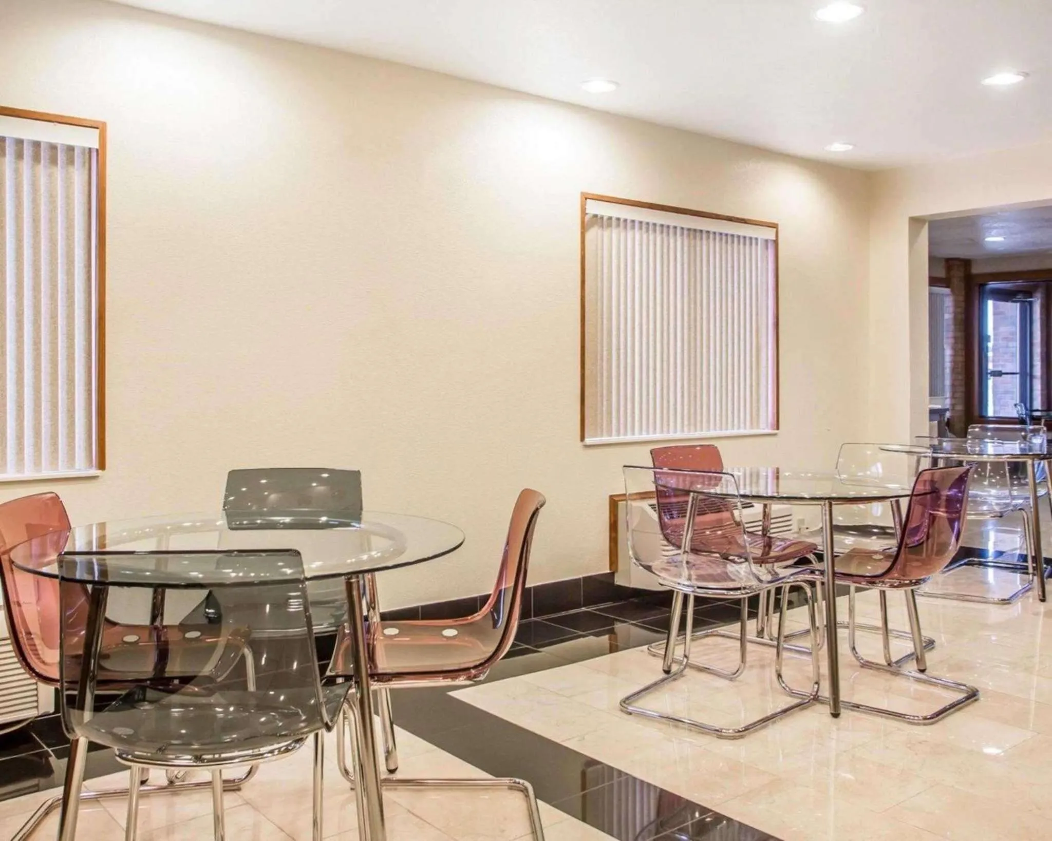 Restaurant/places to eat in Quality Inn St Marys