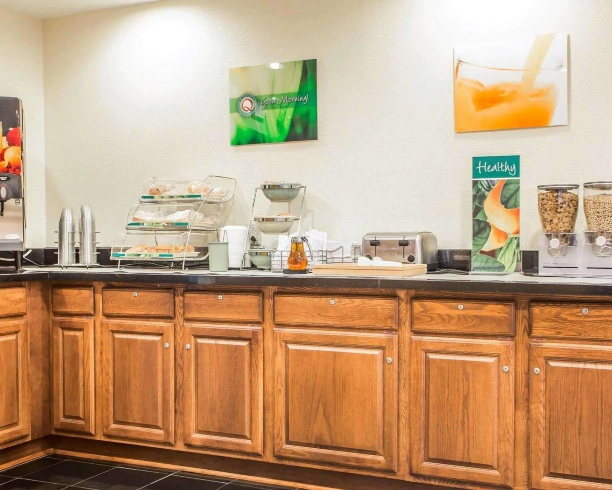 Restaurant/places to eat in Quality Inn St Marys