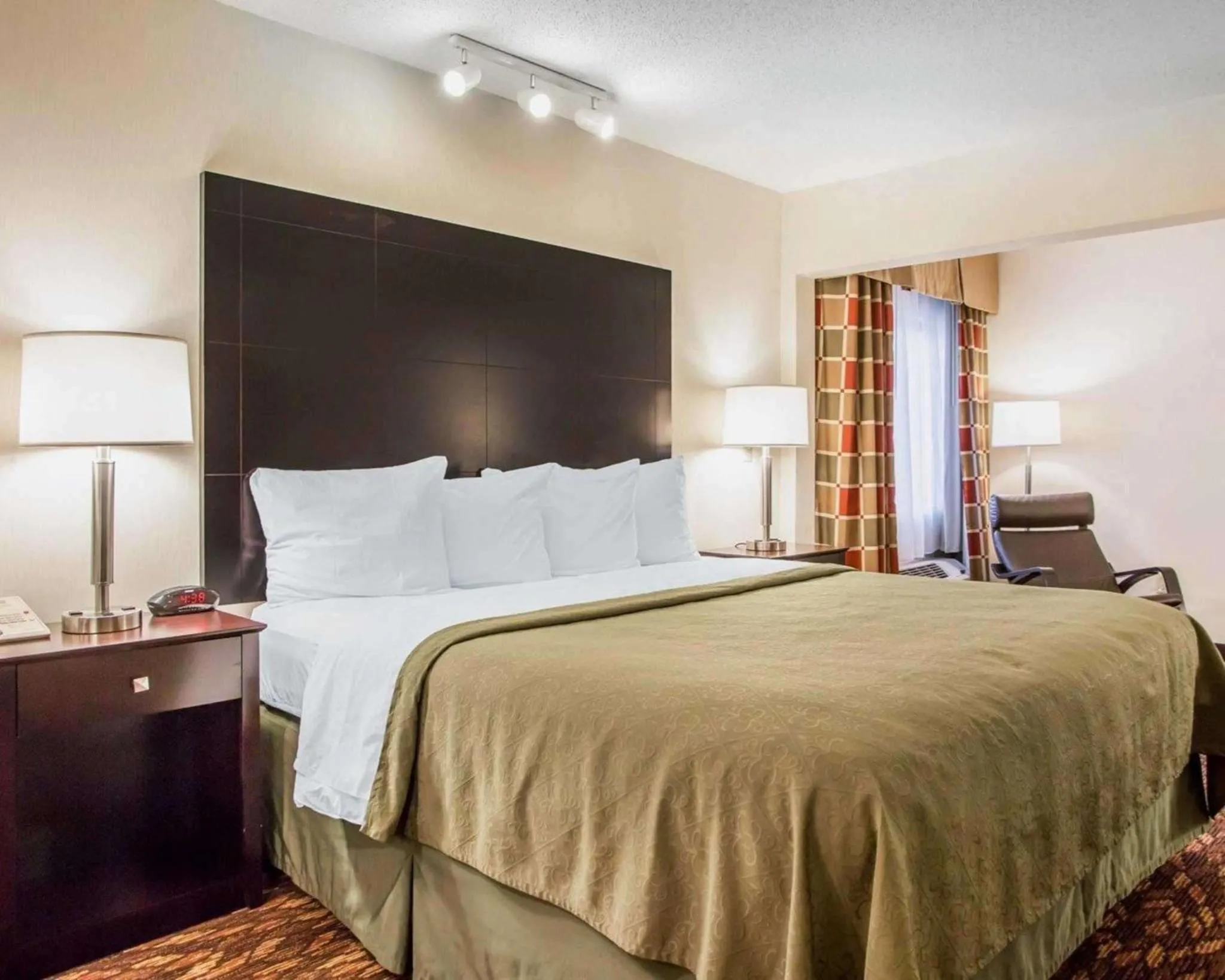 Photo of the whole room, Bed in Quality Inn St Marys