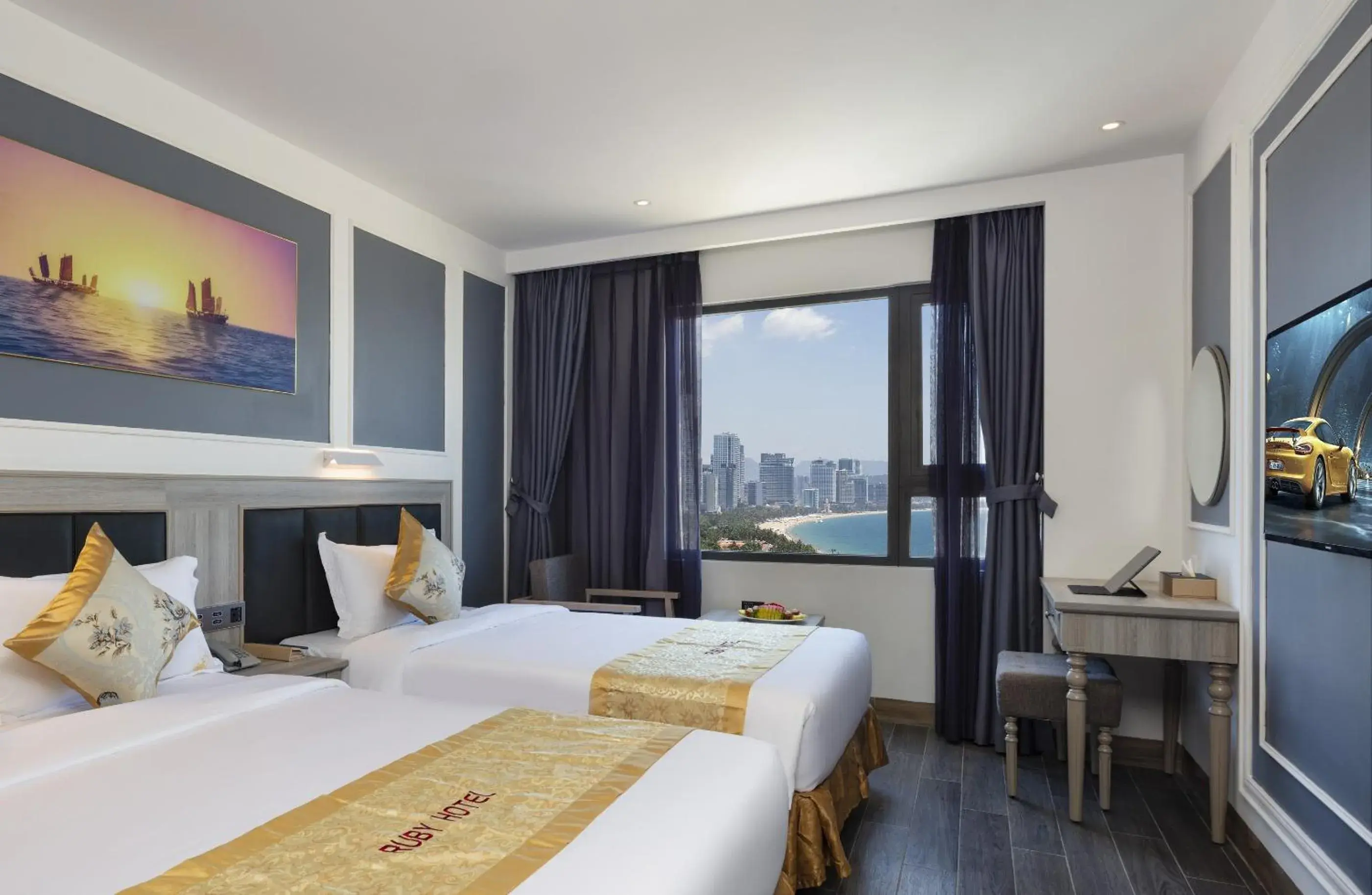 Deluxe Twin Room in Ruby Hotel Deluxe Twin Room in Ruby Hotel