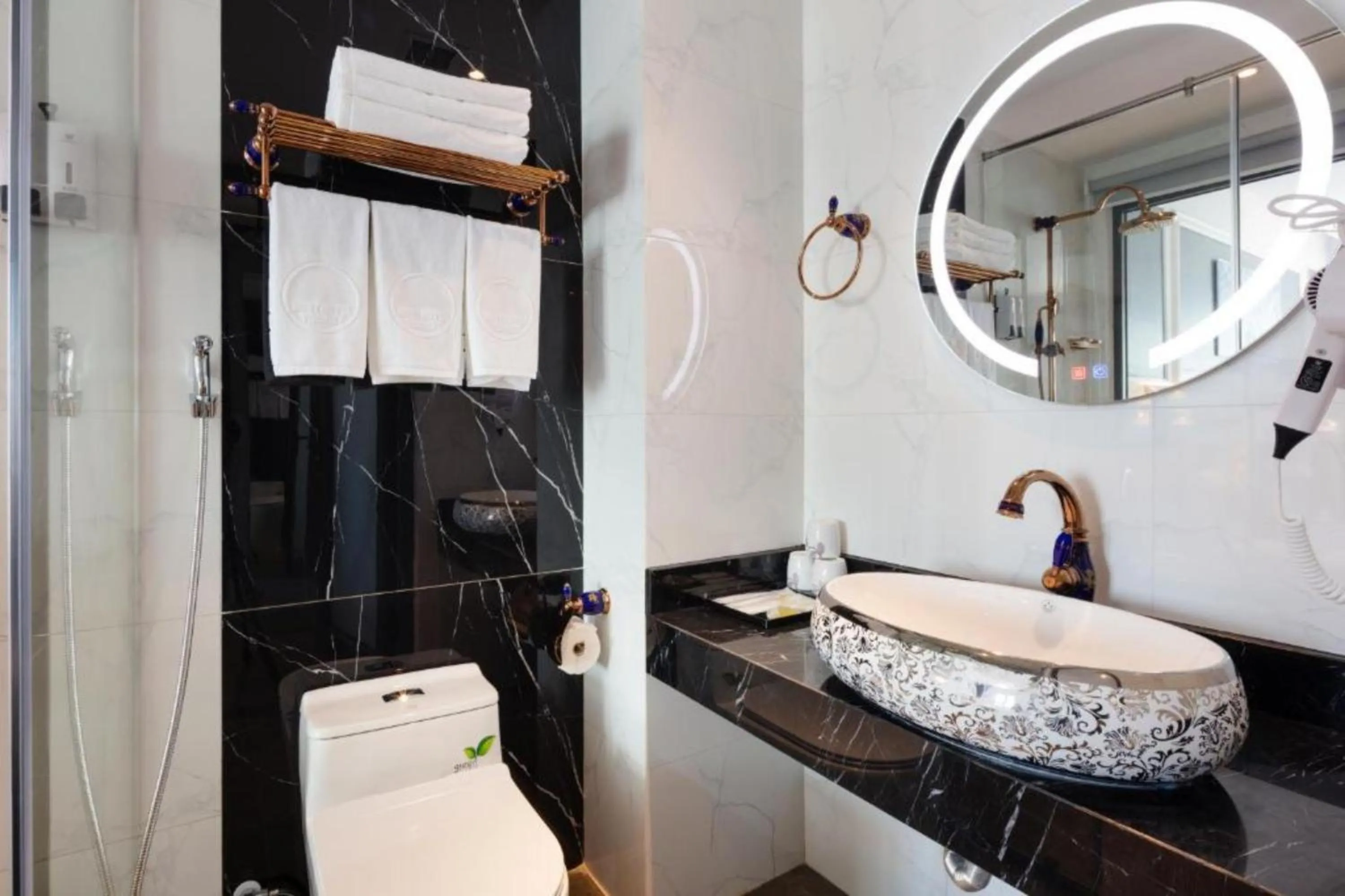 Shower in Ruby Luxury Hotel