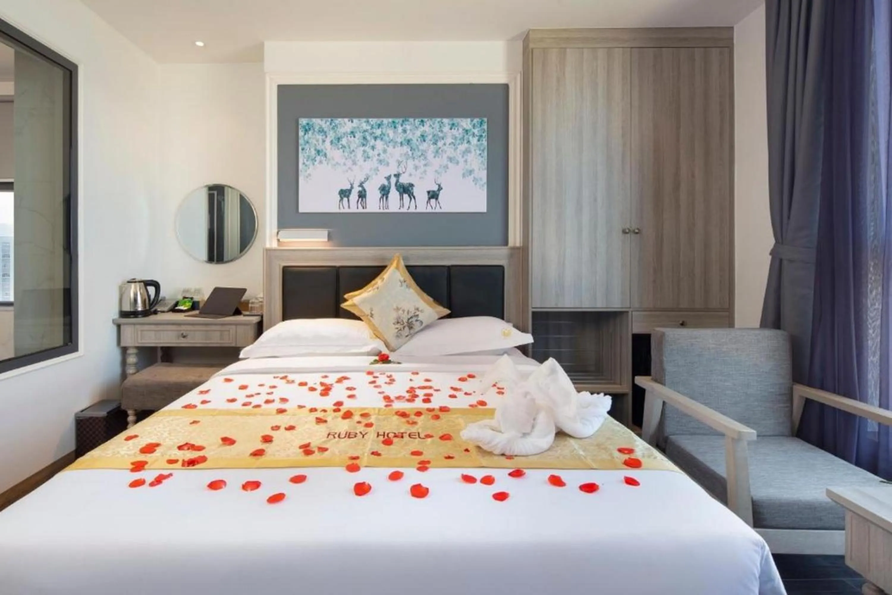 Photo of the whole room, Bed in Ruby Luxury Hotel