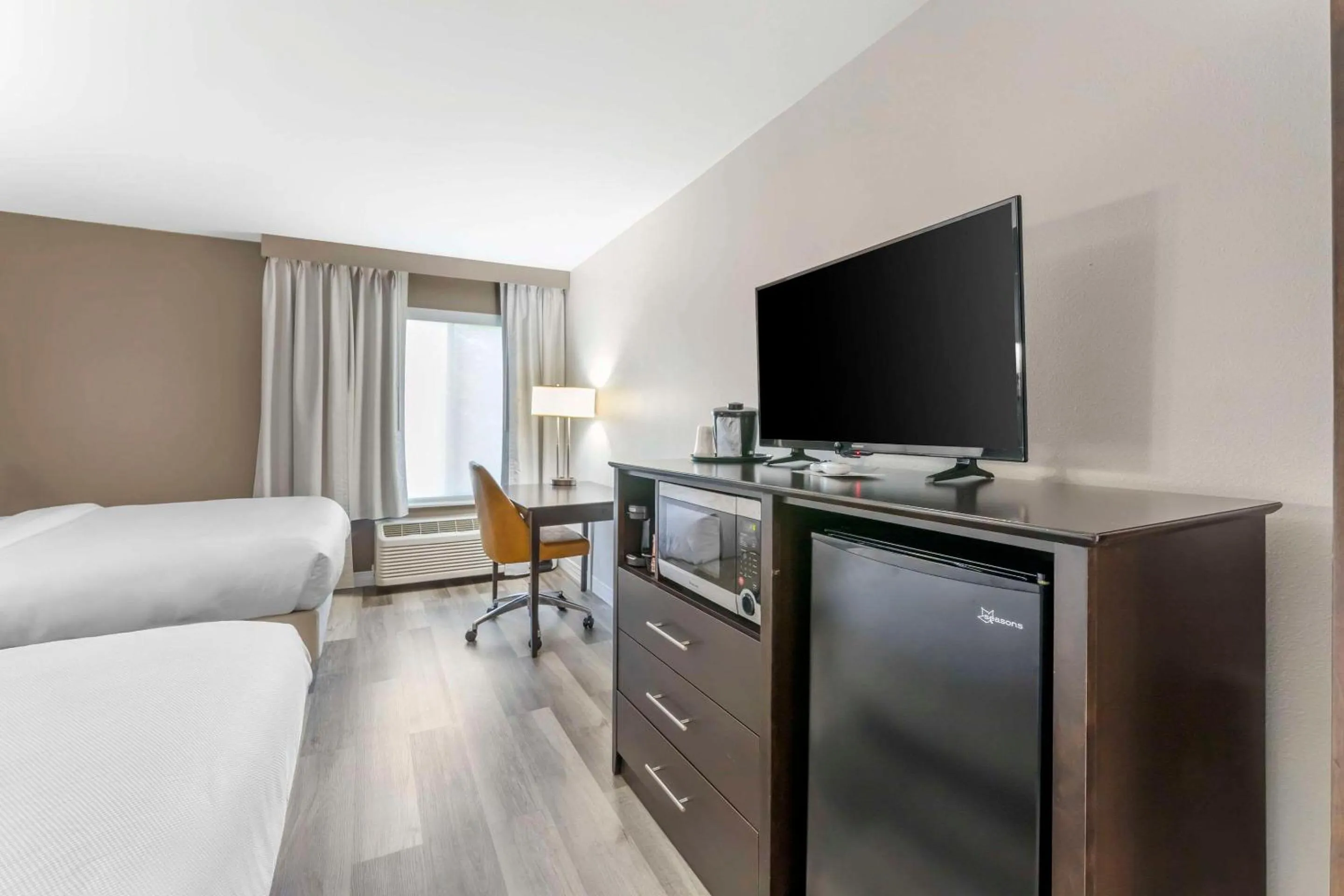 Bedroom, Bed in Comfort Inn & Suites