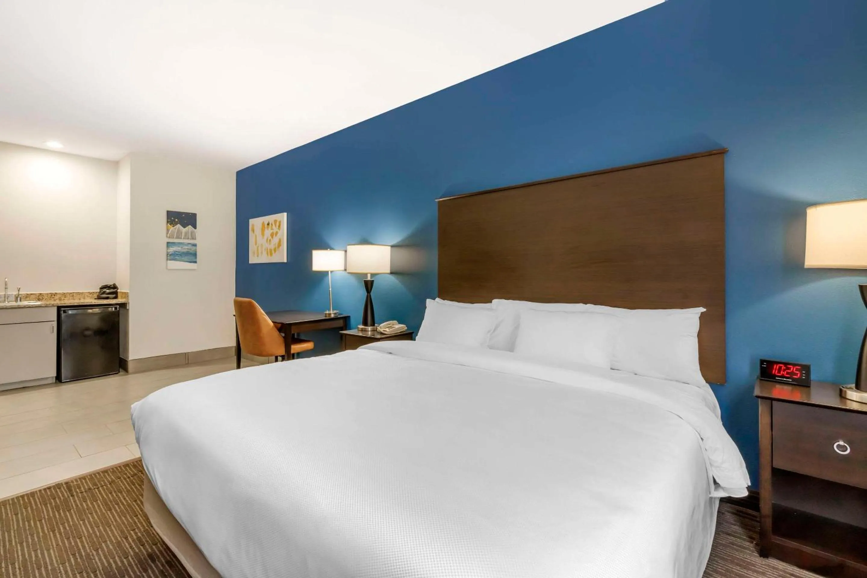 Bedroom, Bed in Comfort Inn & Suites