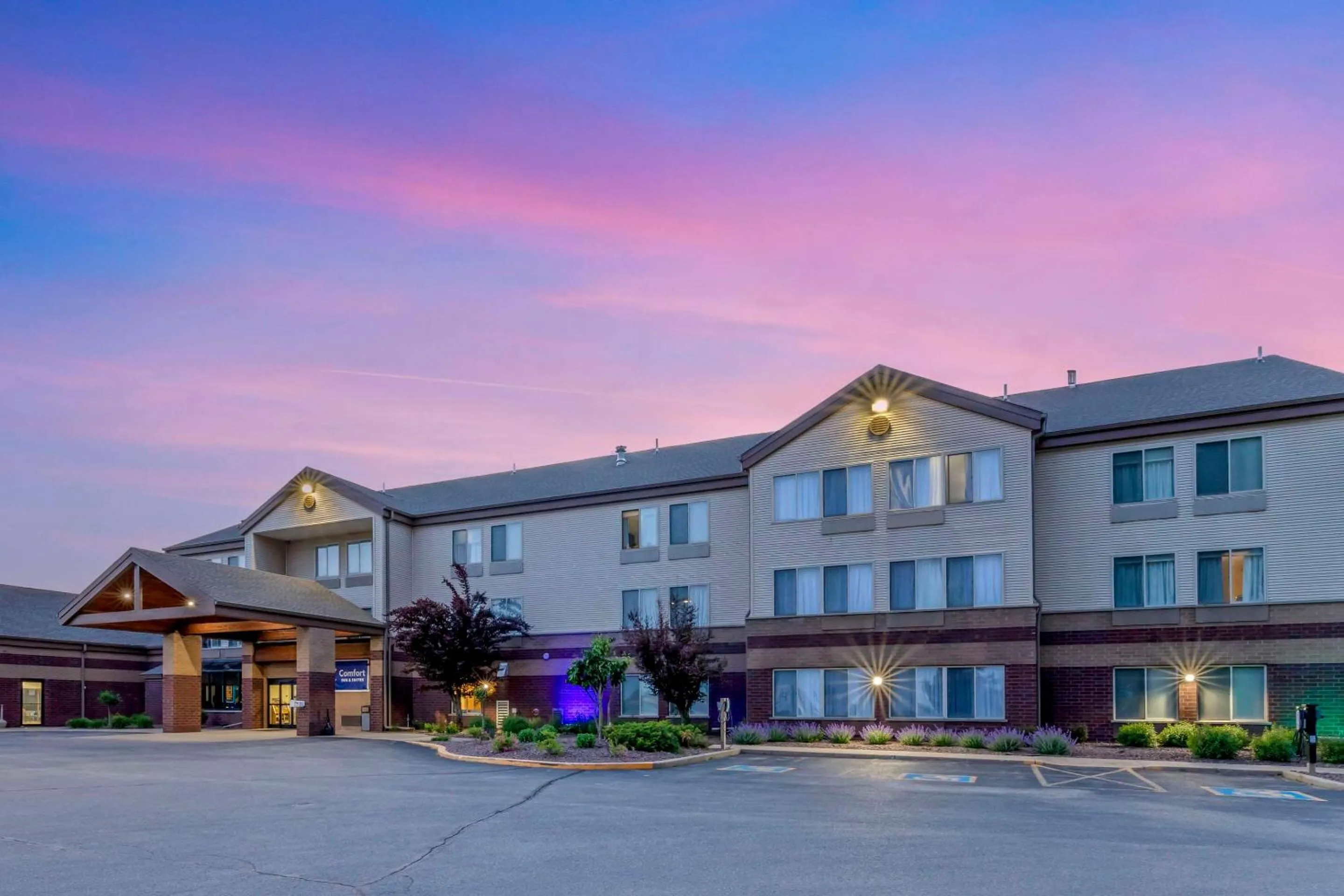 Property building in Comfort Inn & Suites