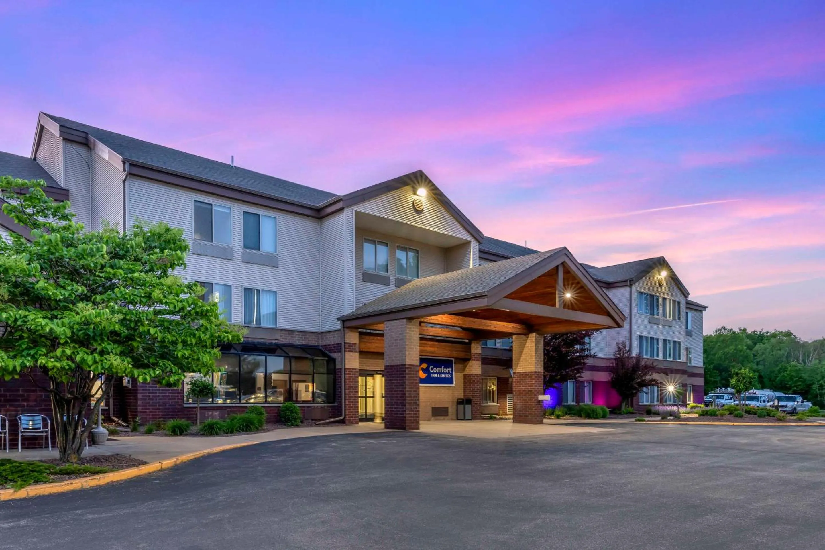 Property building in Comfort Inn & Suites