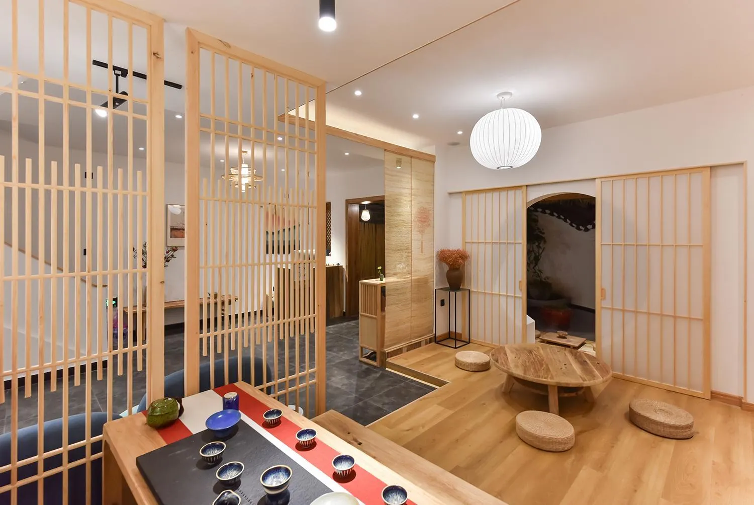 Decorative detail in Yifangyan - Tingyuan Qingshe Hostel