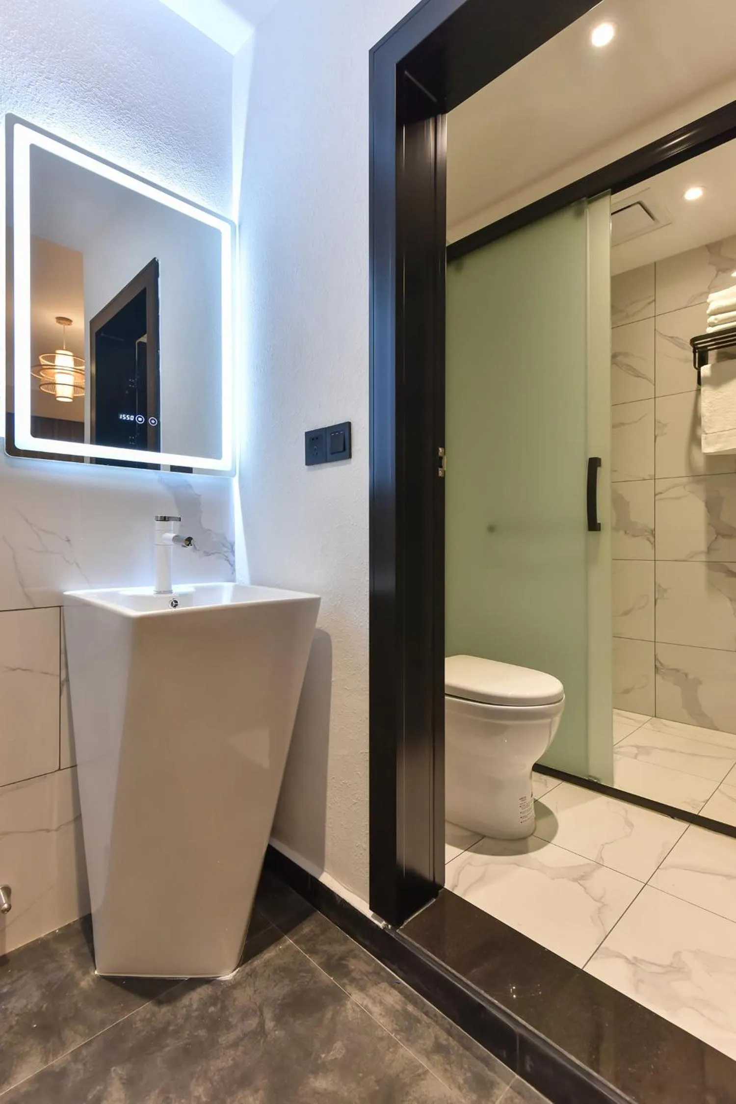 Yifangyan - Tingyuan Qingshe Hostel