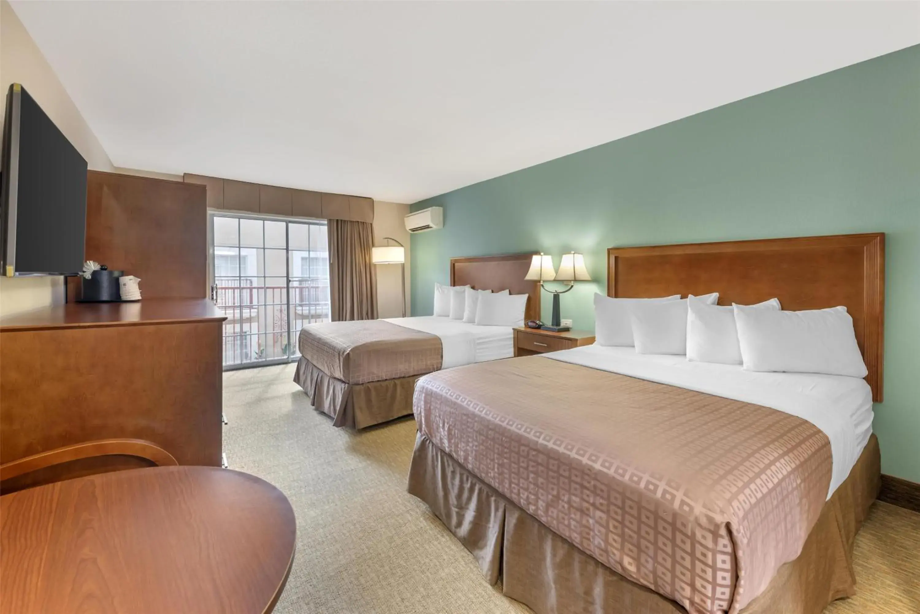 Queen Room with Two Queen Beds - Pool View - Nonsmoking in Best Western Plus Atrium Inn Queen Room with Two Queen Beds - Pool View - Nonsmoking in Best Western Plus Atrium Inn