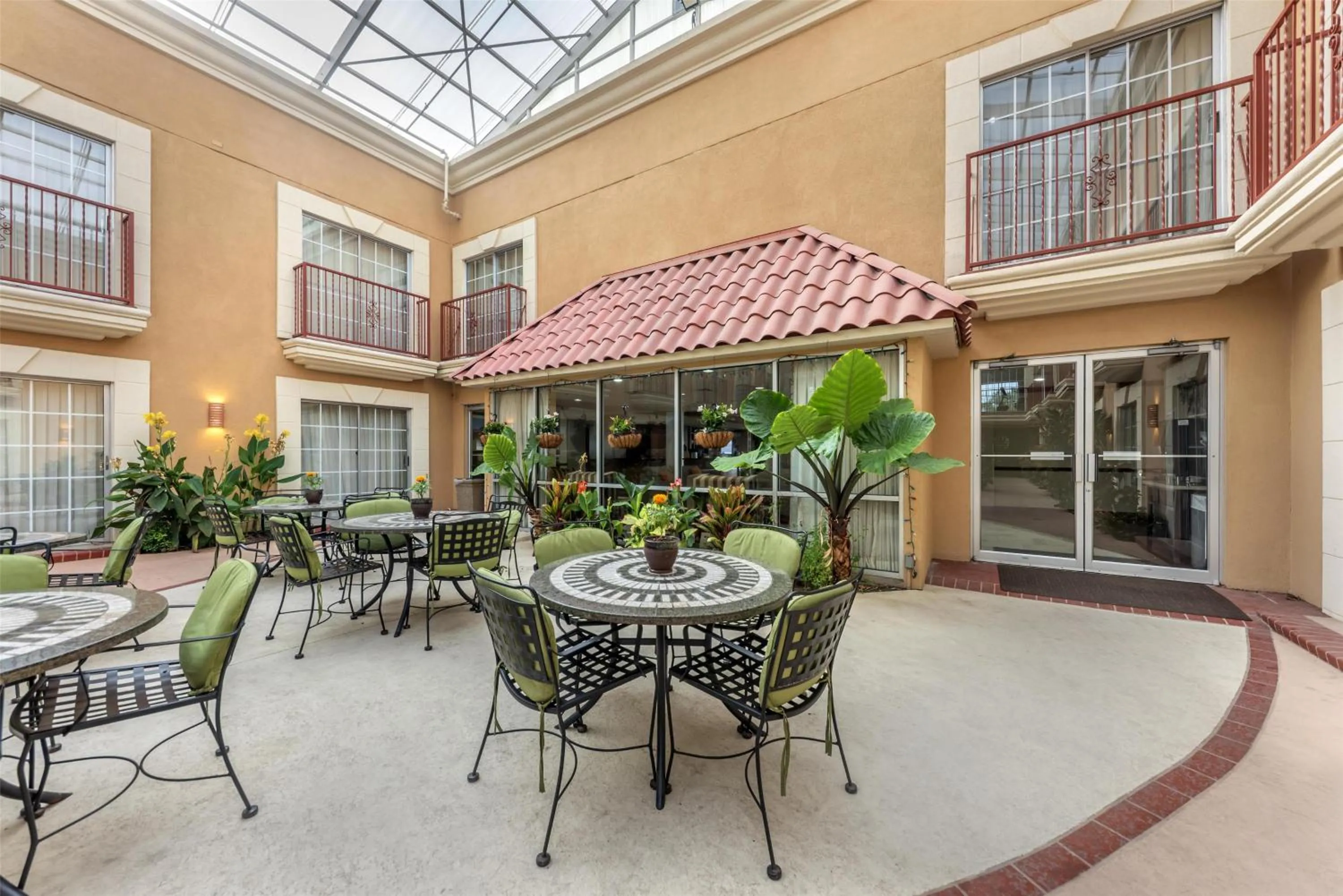 Property building in Best Western Plus Atrium Inn