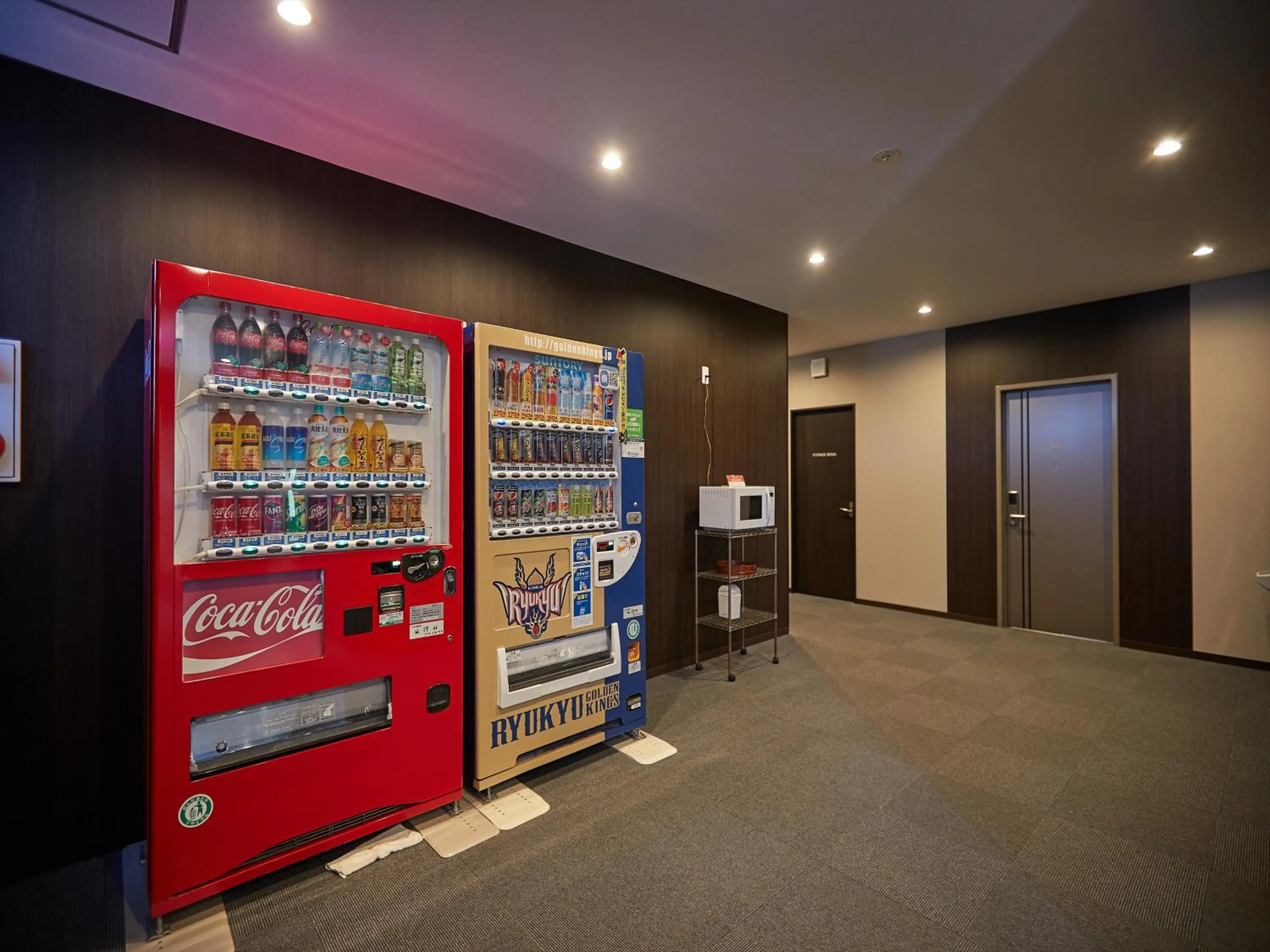vending machine in Crown Hotel Okinawa Annex