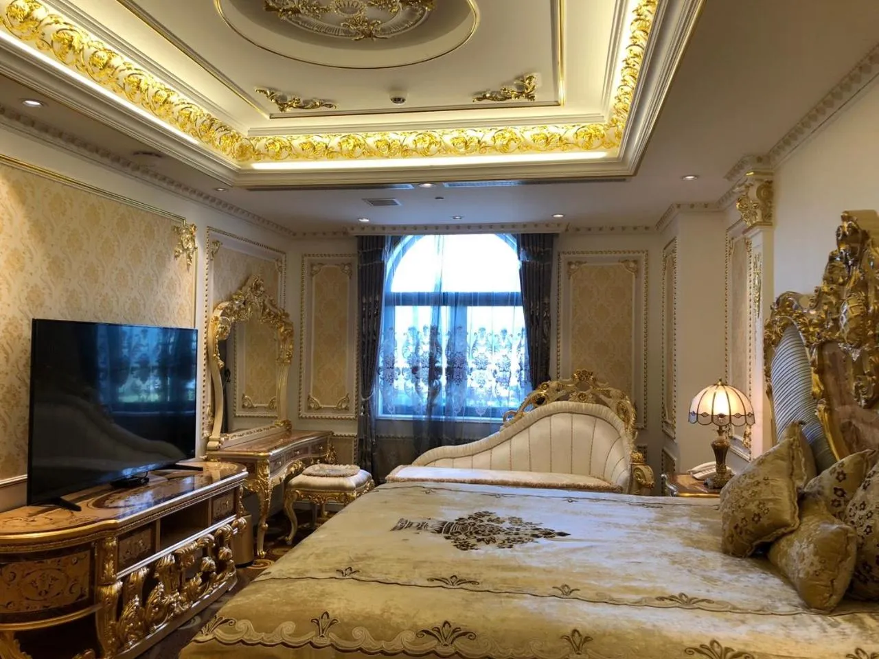 Hoang Nham Luxury Hotel