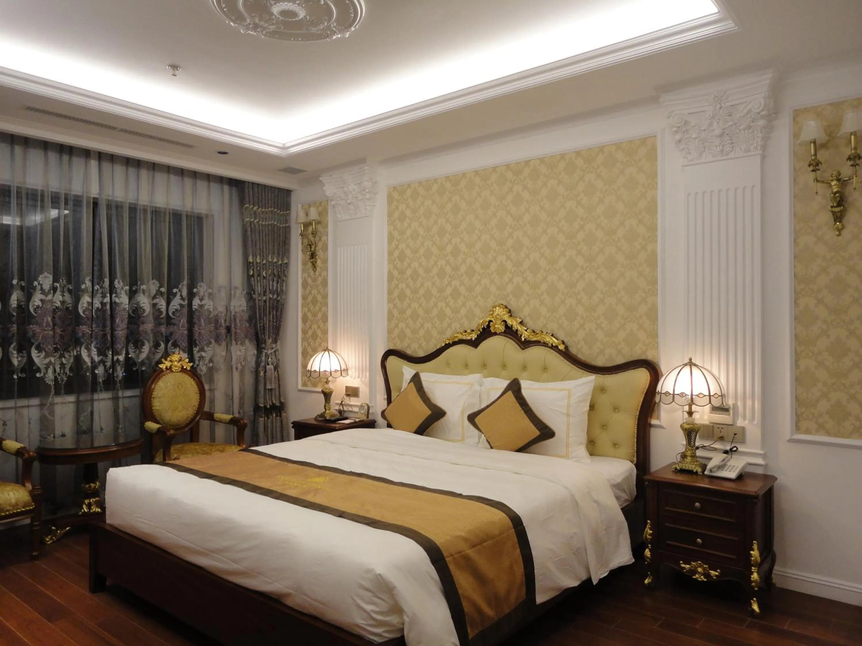 Hoang Nham Luxury Hotel