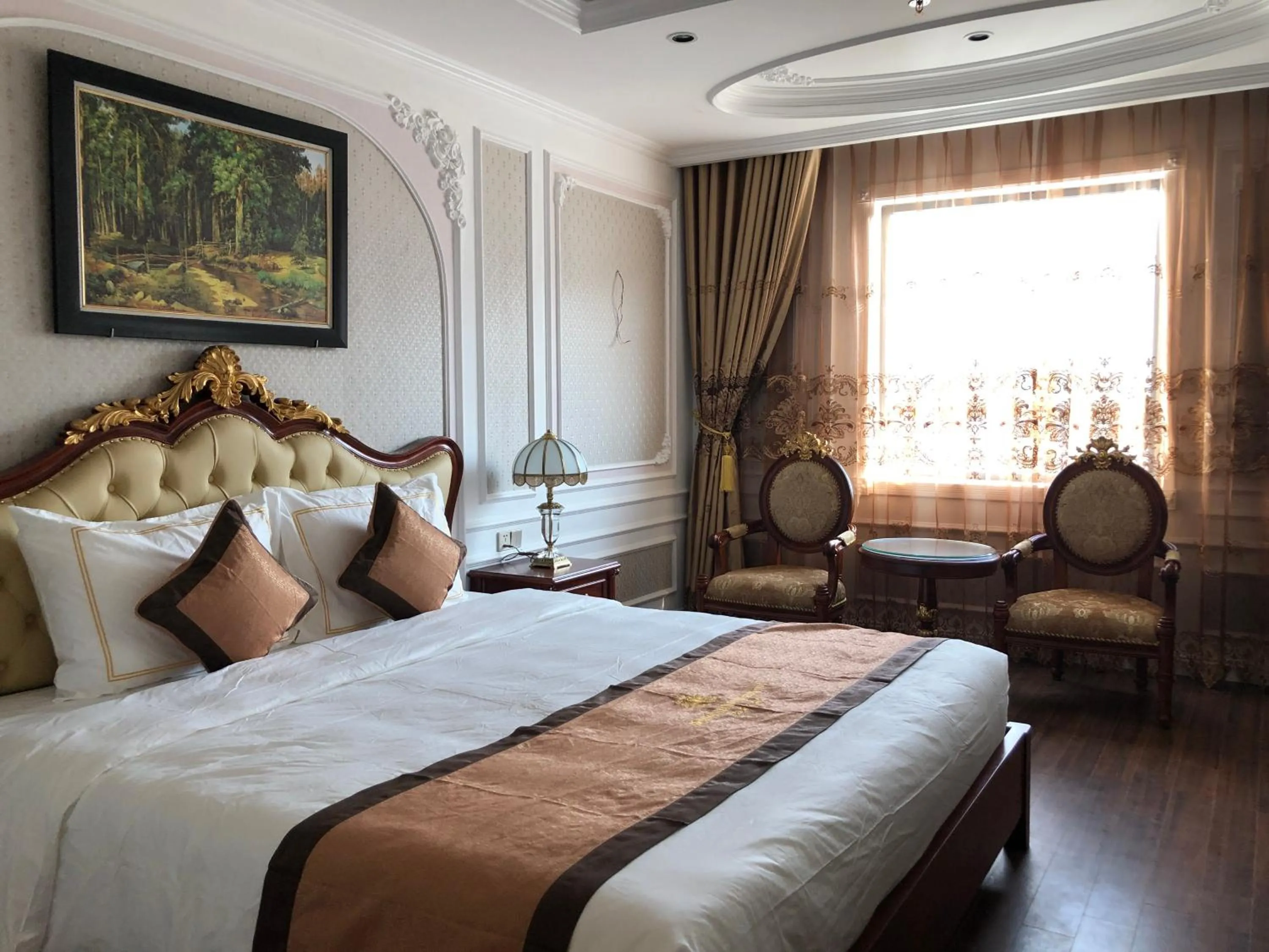 Hoang Nham Luxury Hotel