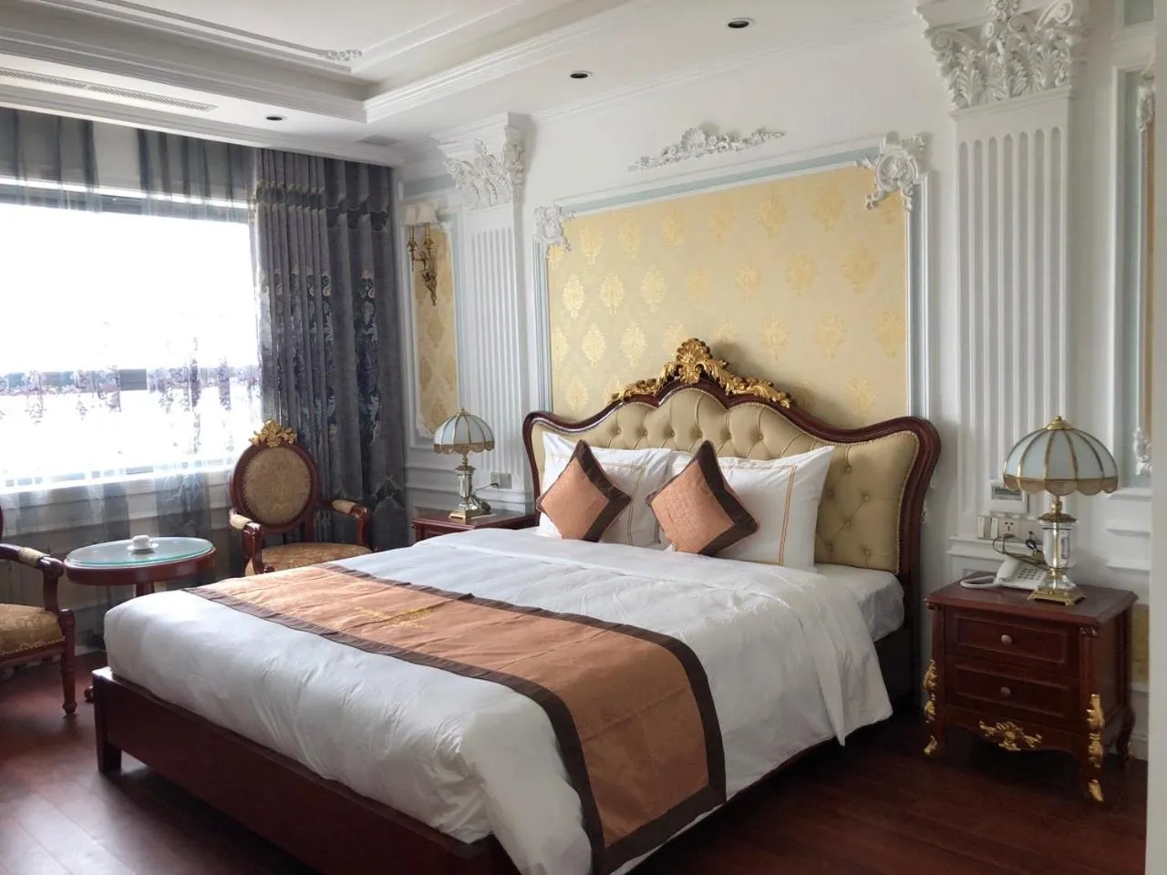 Hoang Nham Luxury Hotel