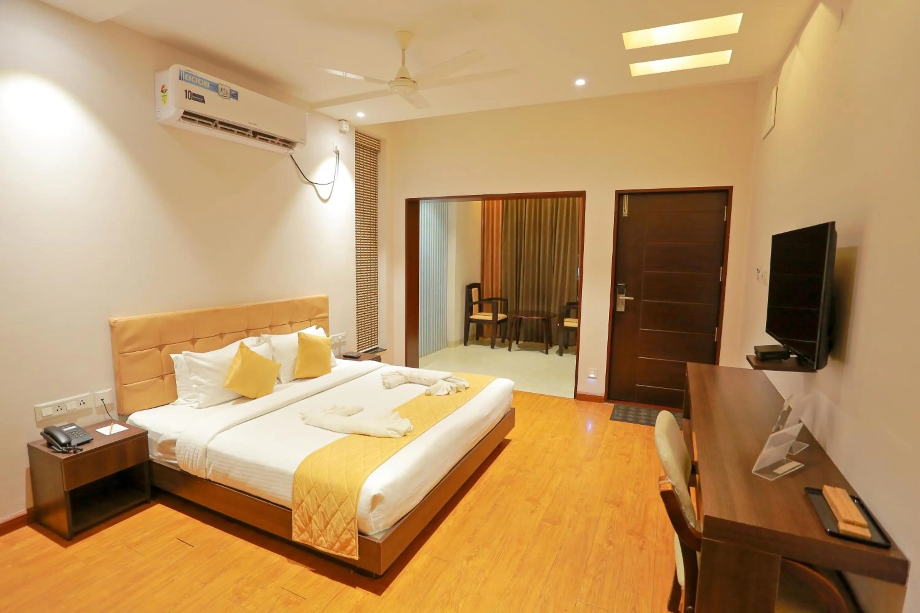 Bed in Grand Signature Hotel & spa