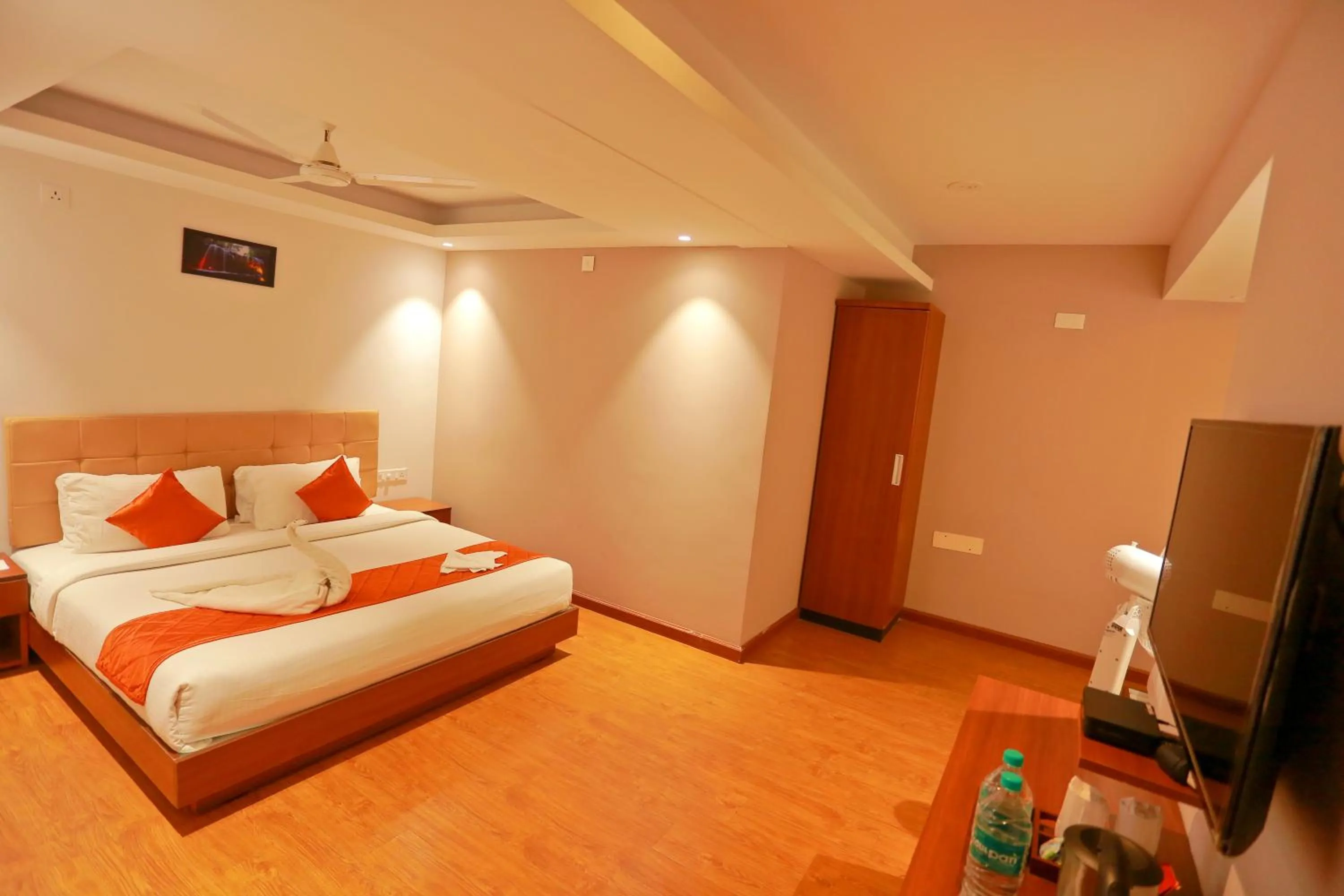 Bedroom, Bed in Grand Signature Hotel & spa