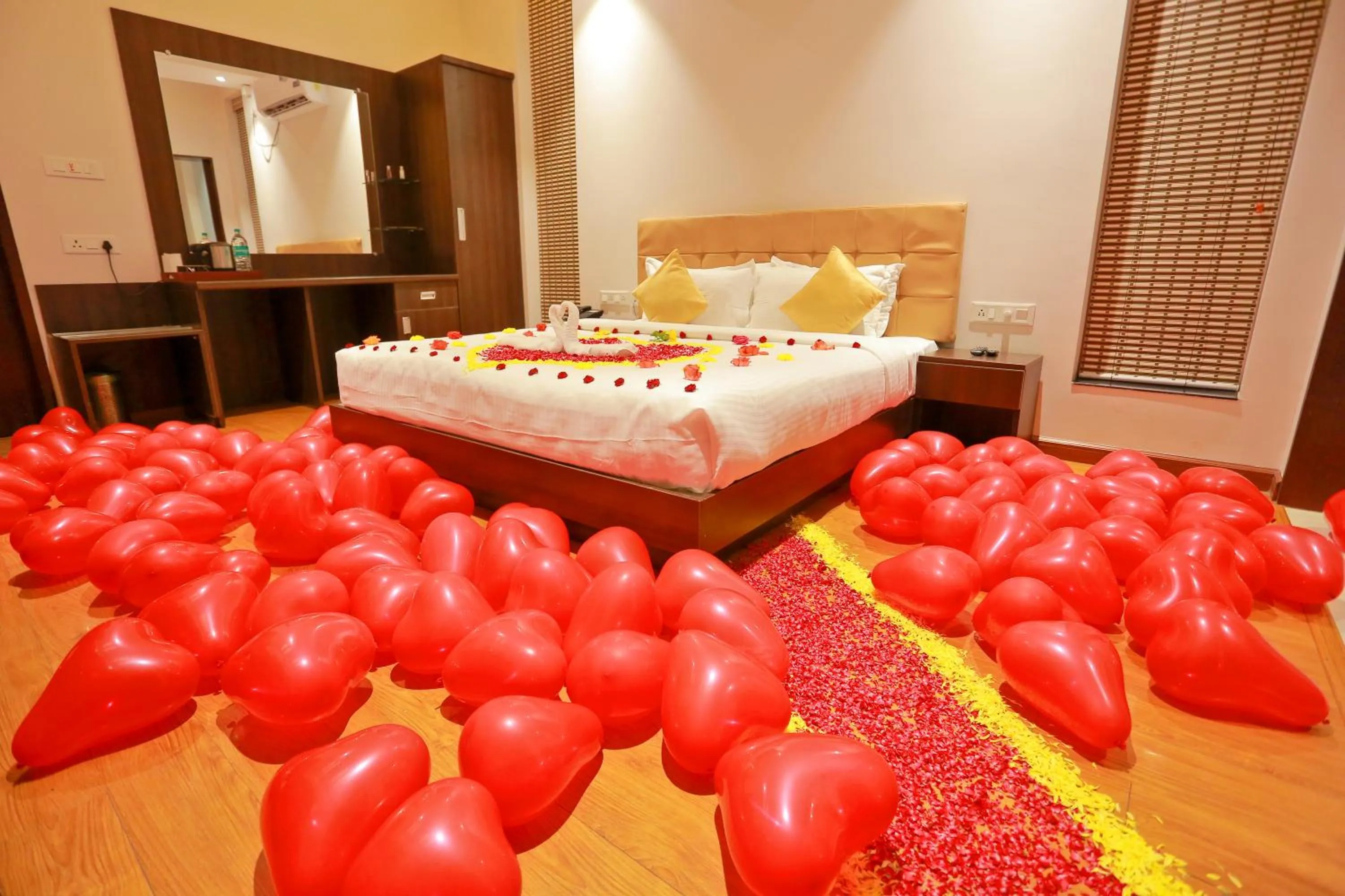 Bedroom, Bed in Grand Signature Hotel & spa