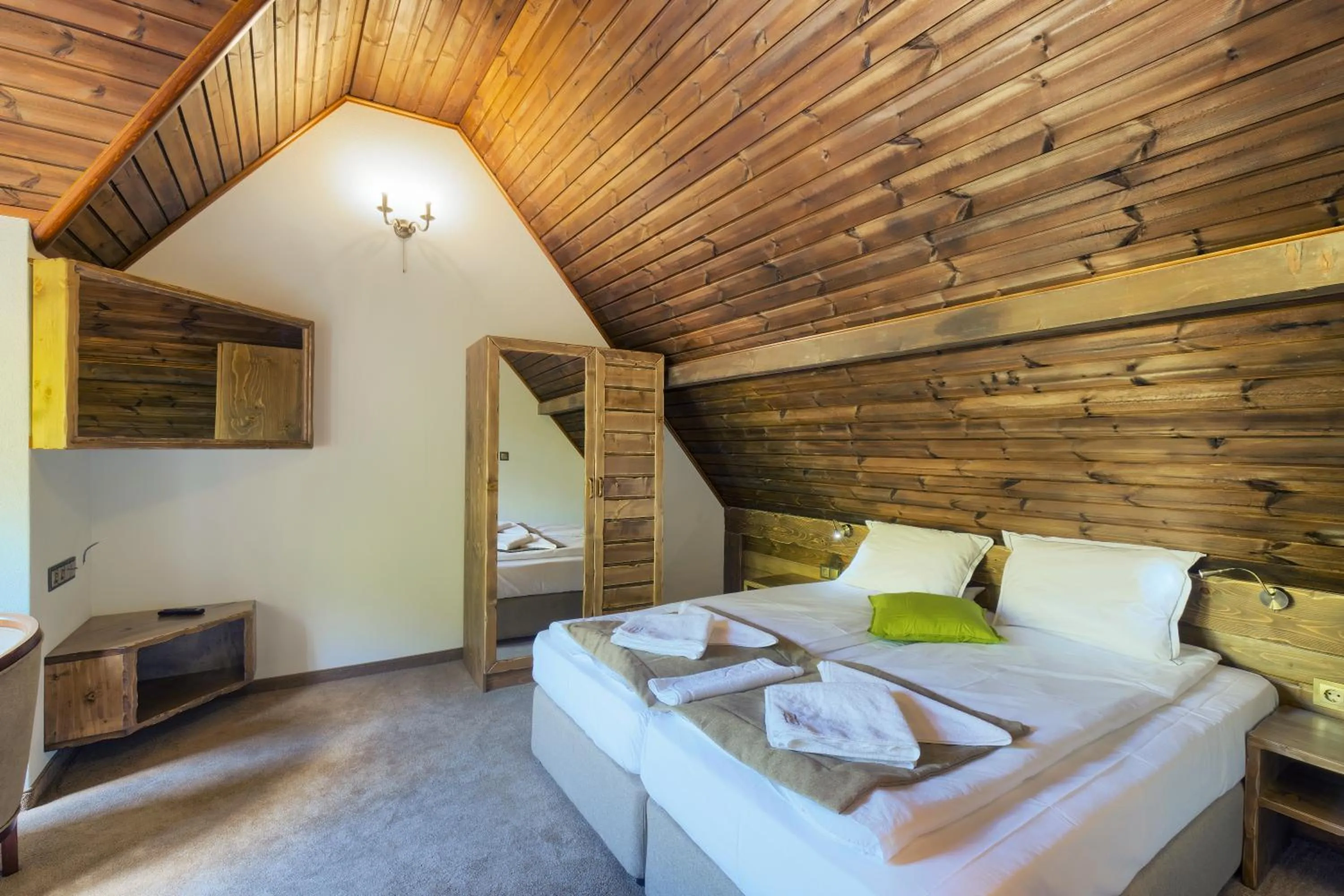 TV and multimedia, Bed in Hotel Apostolite