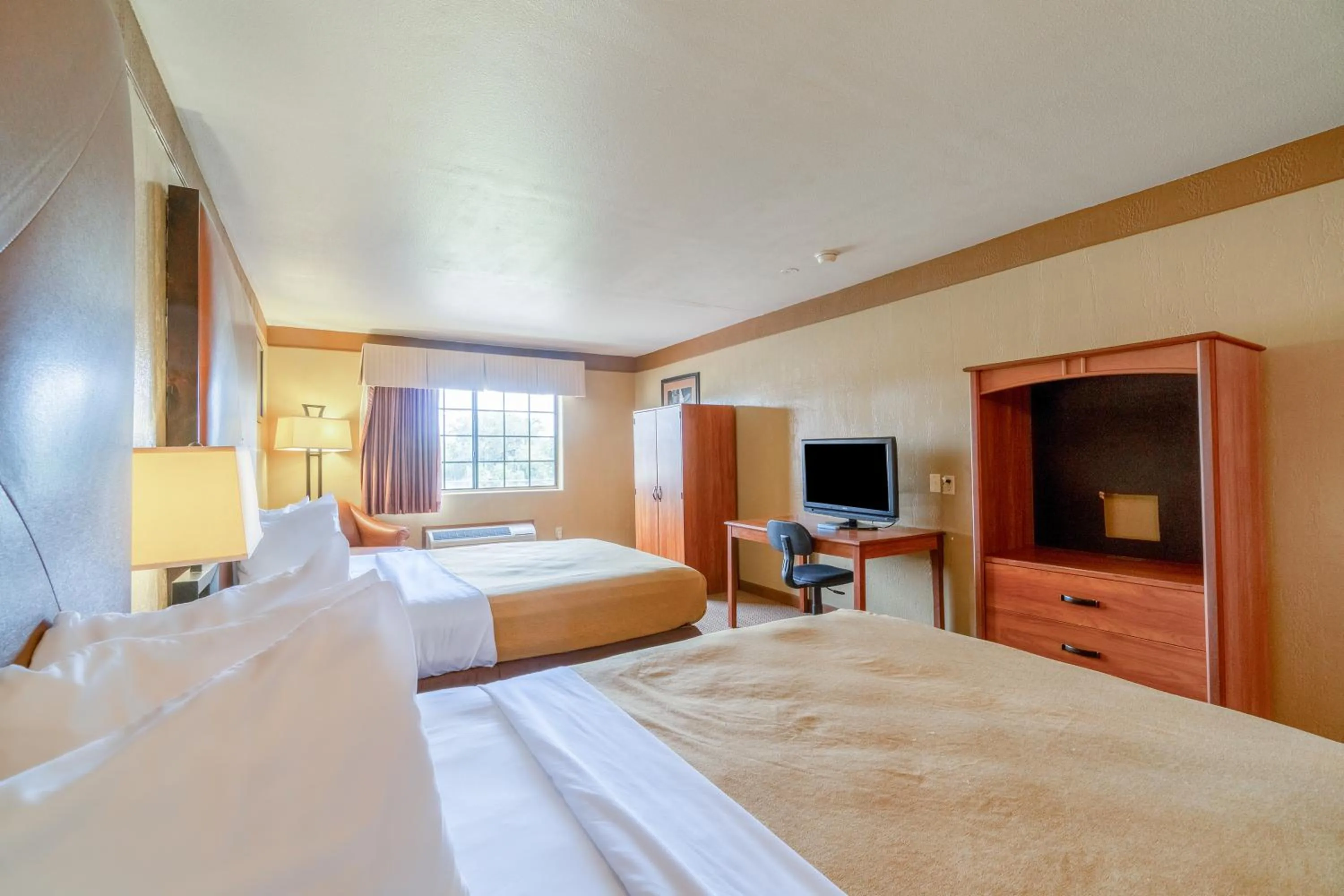 Bedroom, Bed in Texan Inn By OYO Beeville US-181