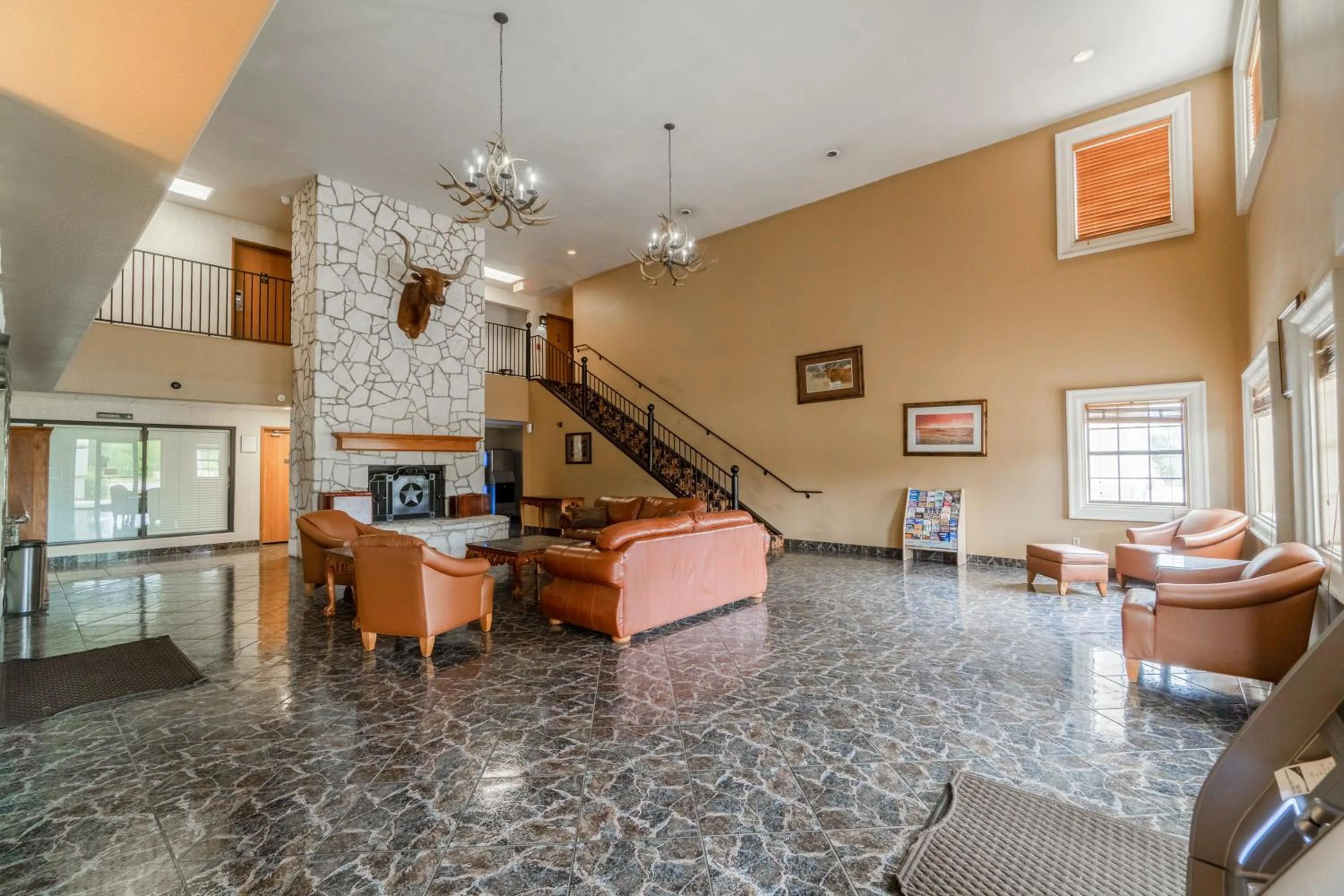 Seating area in Texan Inn By OYO Beeville US-181