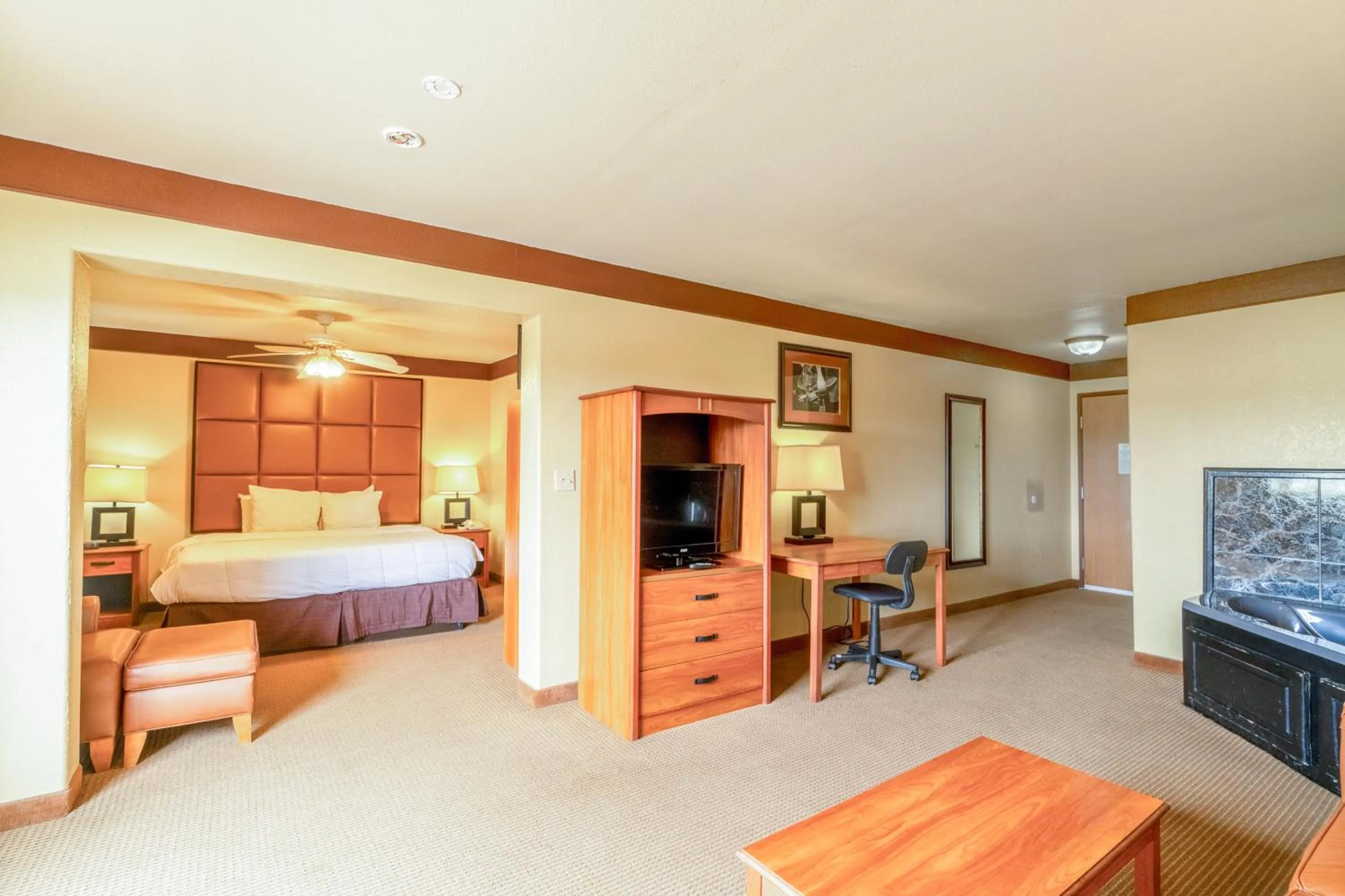 Bedroom, Bed in Texan Inn By OYO Beeville US-181