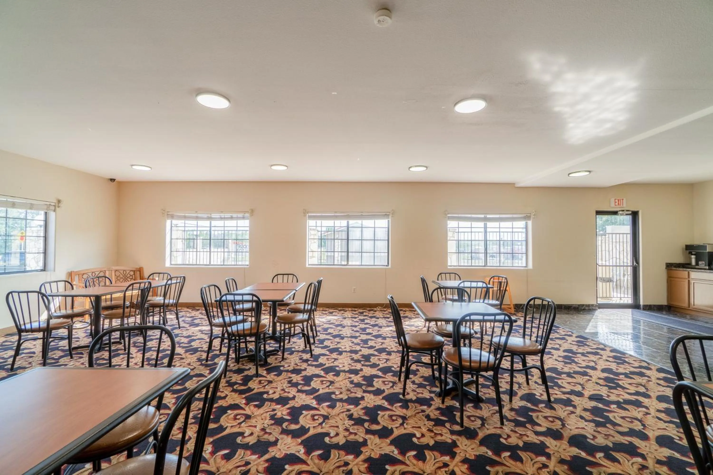 Breakfast in Texan Inn By OYO Beeville US-181