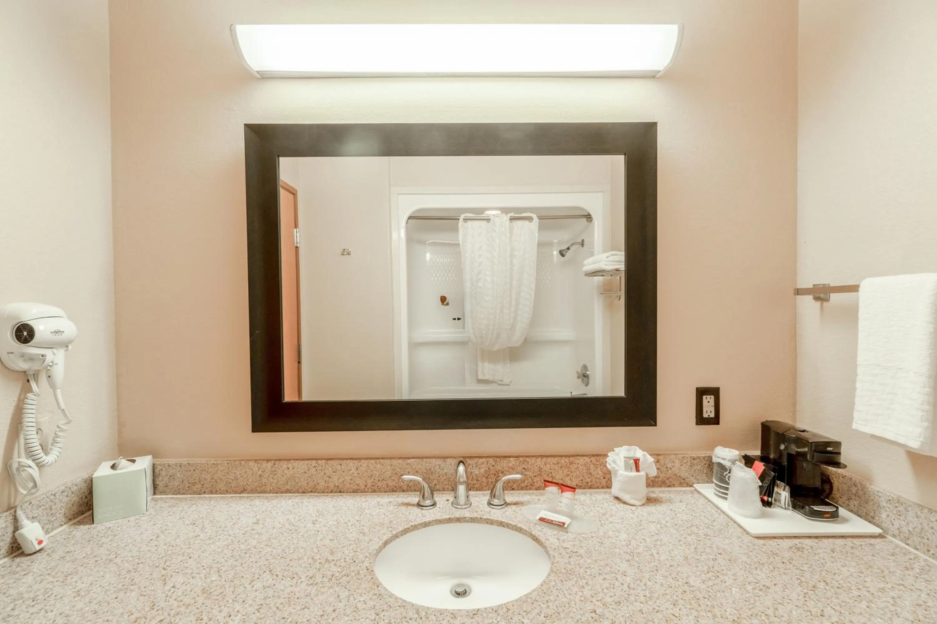 Bathroom in Texan Inn By OYO Beeville US-181