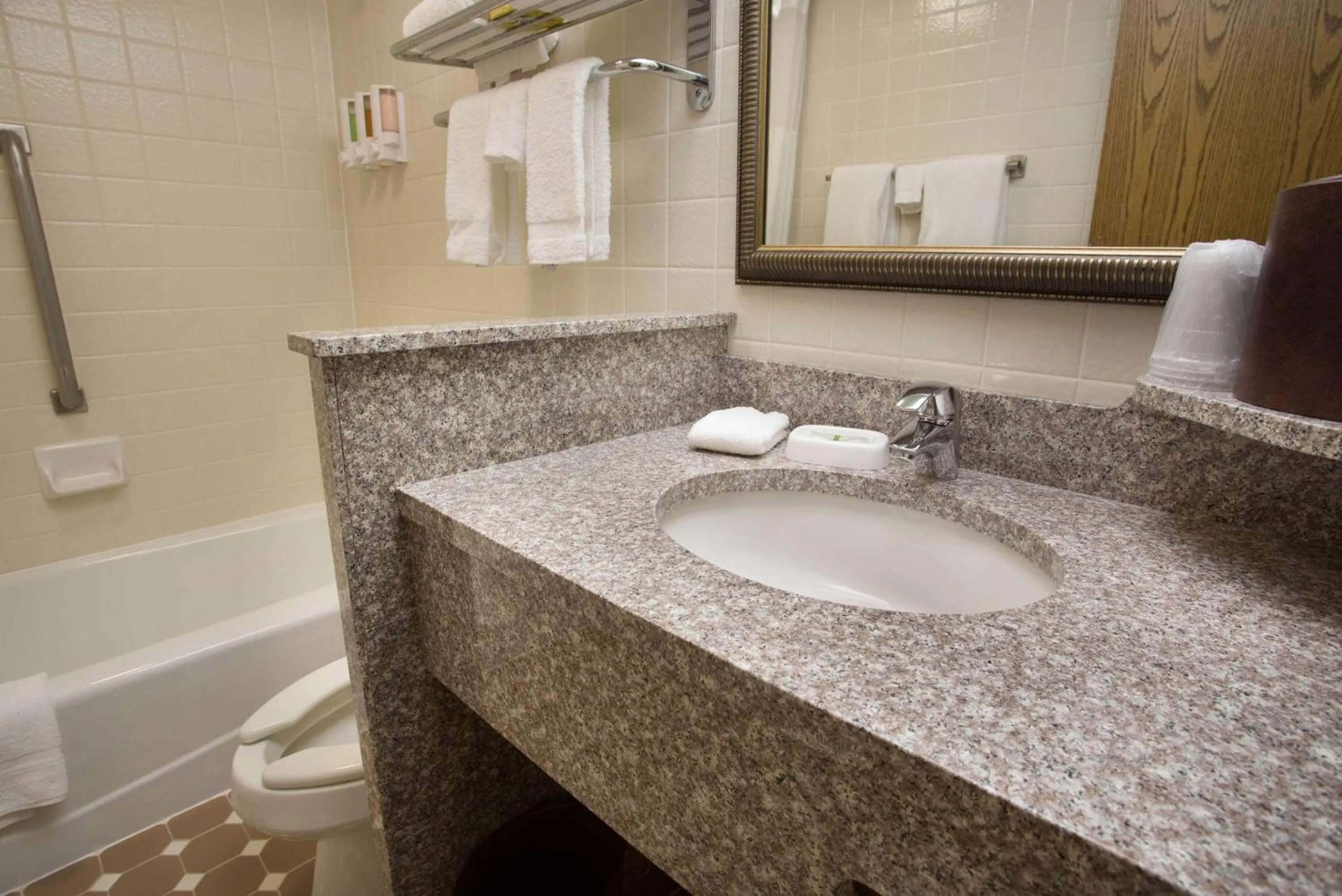 Bathroom in Days Inn by Wyndham Rolla