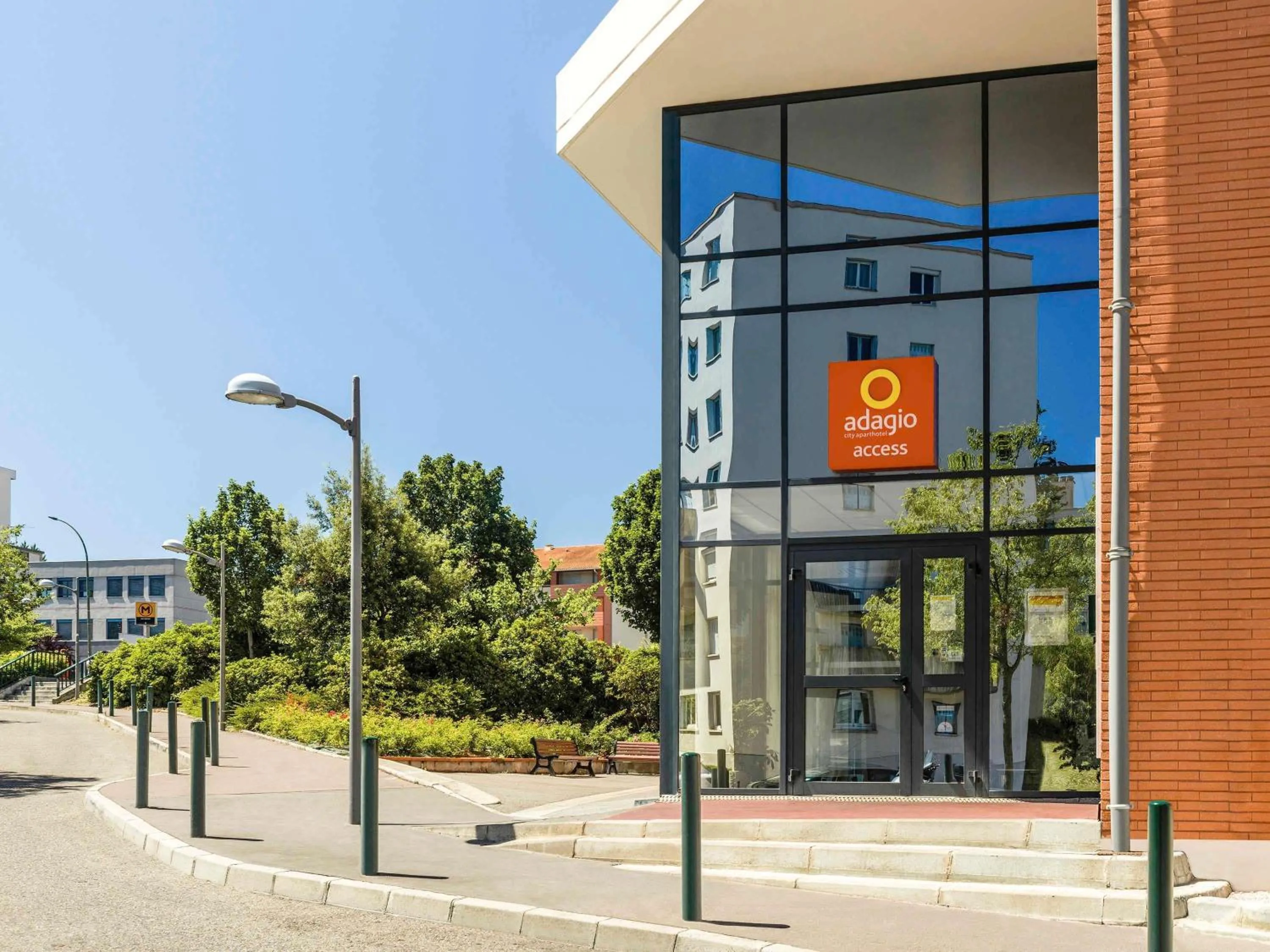 Property building in Aparthotel Adagio Access Toulouse Jolimont