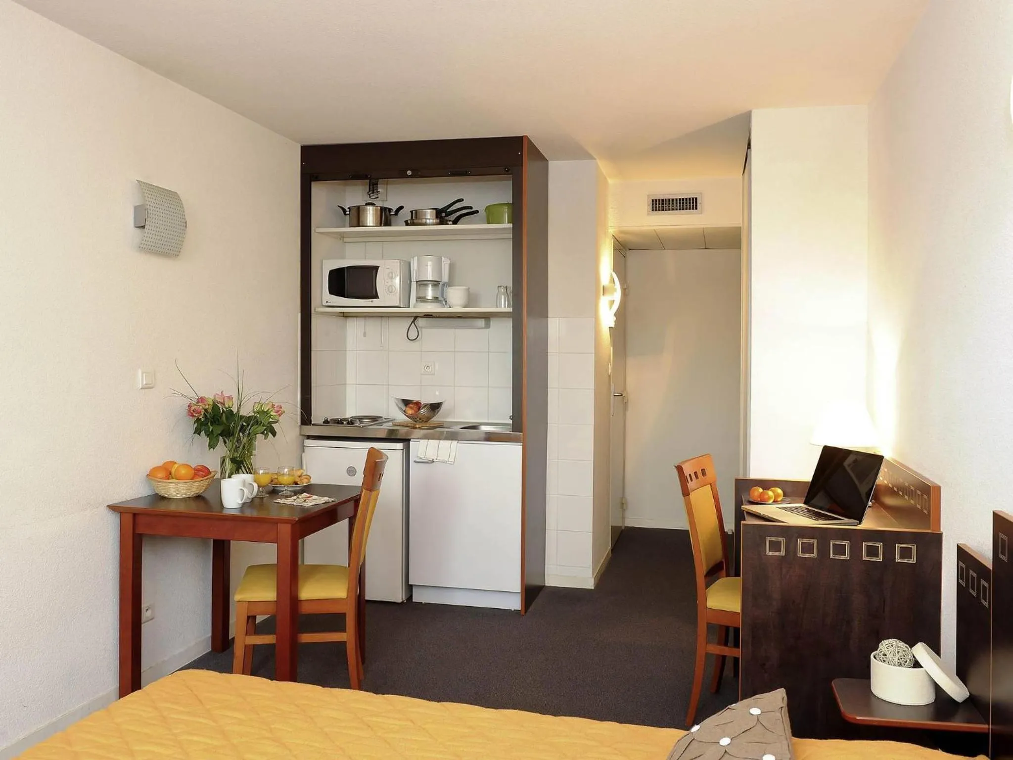 Bedroom in Aparthotel Adagio Access Toulouse Jolimont