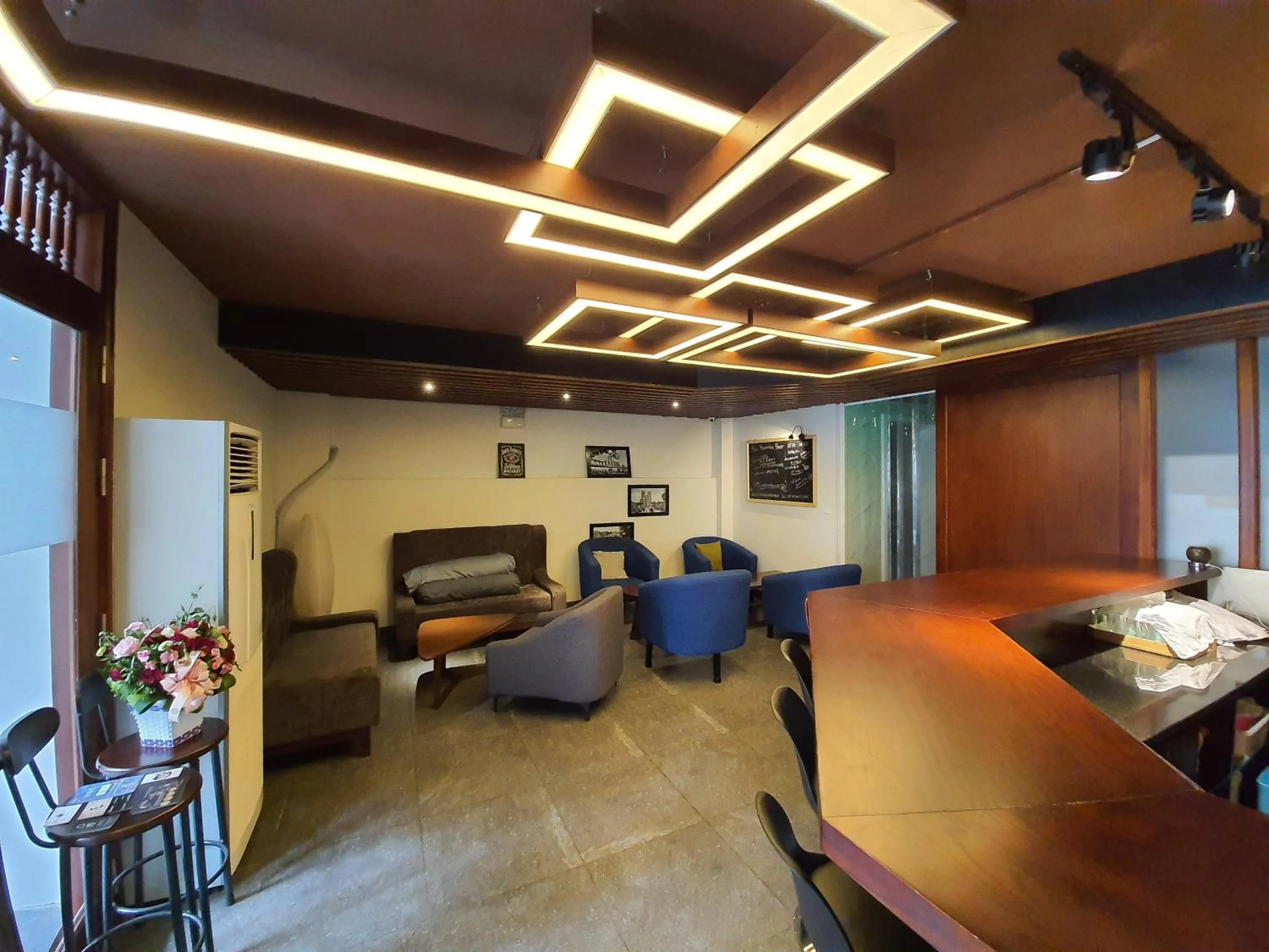 Lounge or bar in REIWA INN APARTMENT